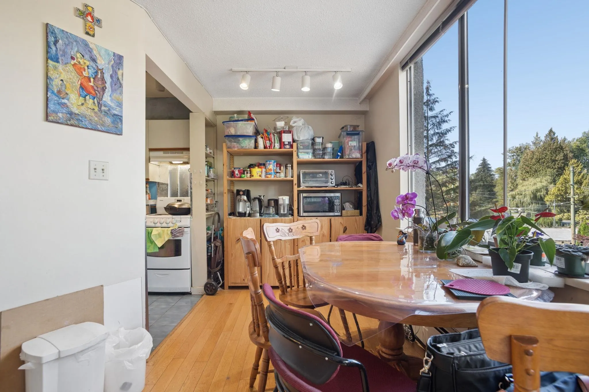 4691 W 10th Avenue #201
