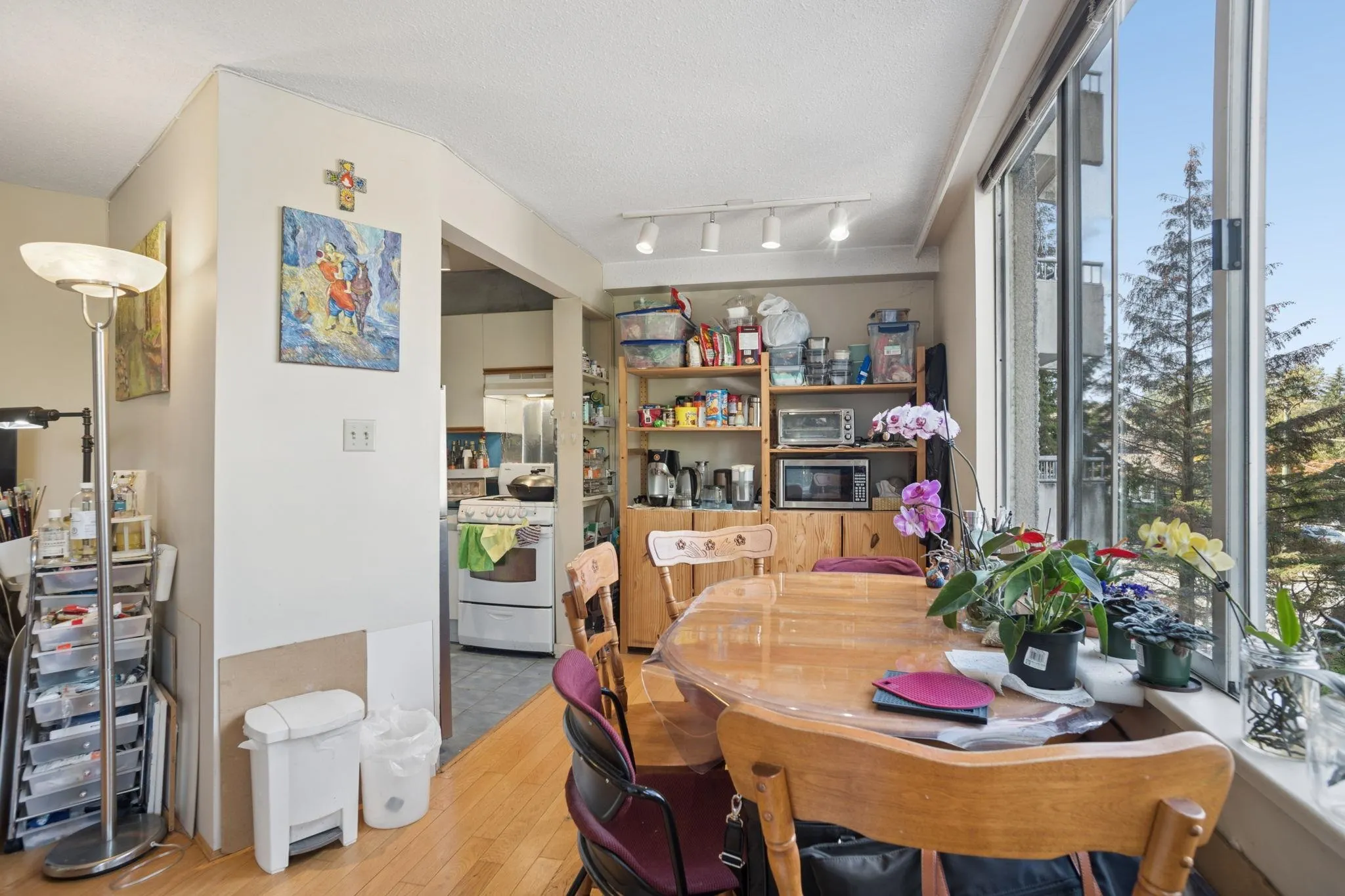 4691 W 10th Avenue #201