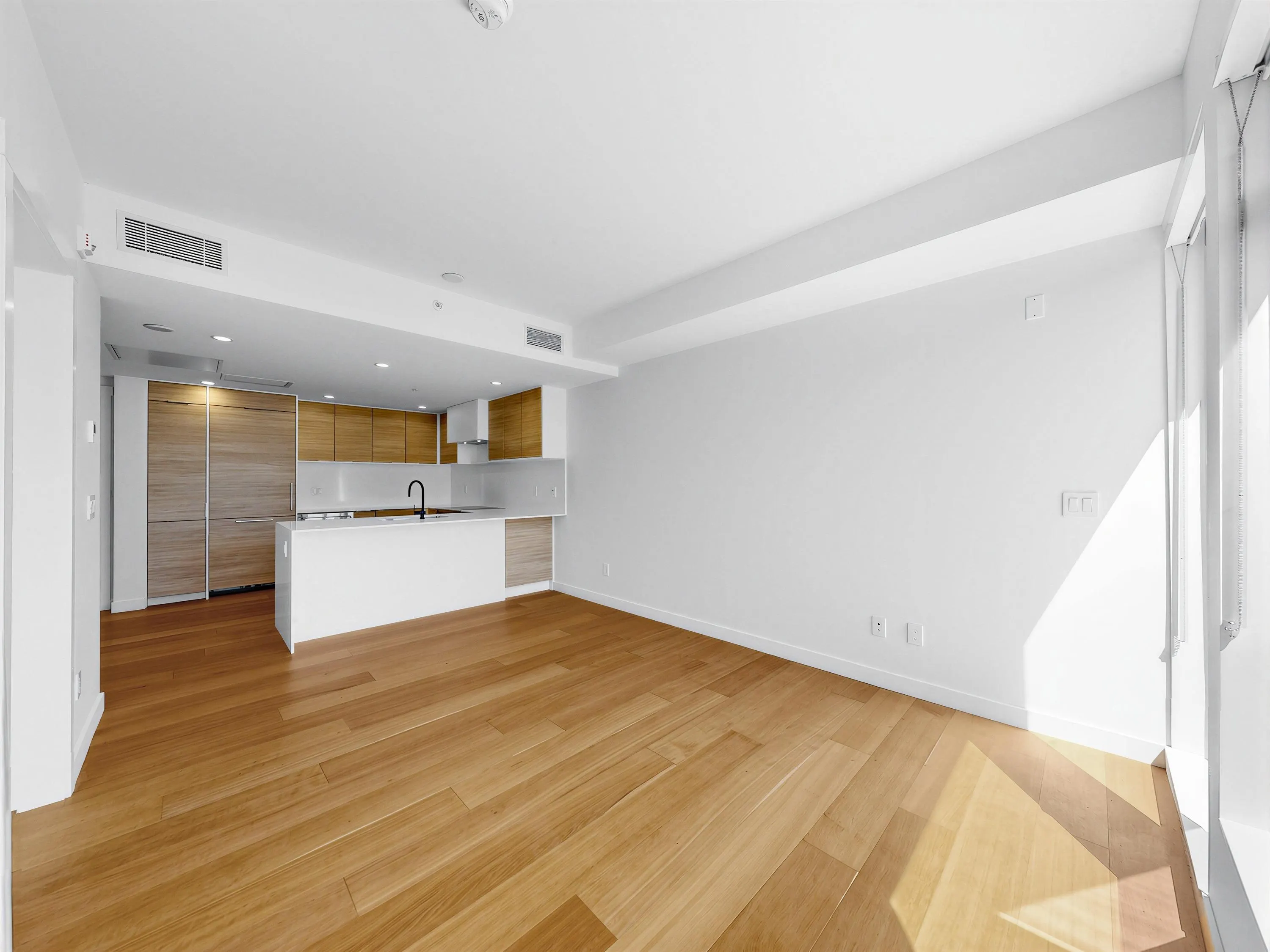6485 Manitoba Street #504