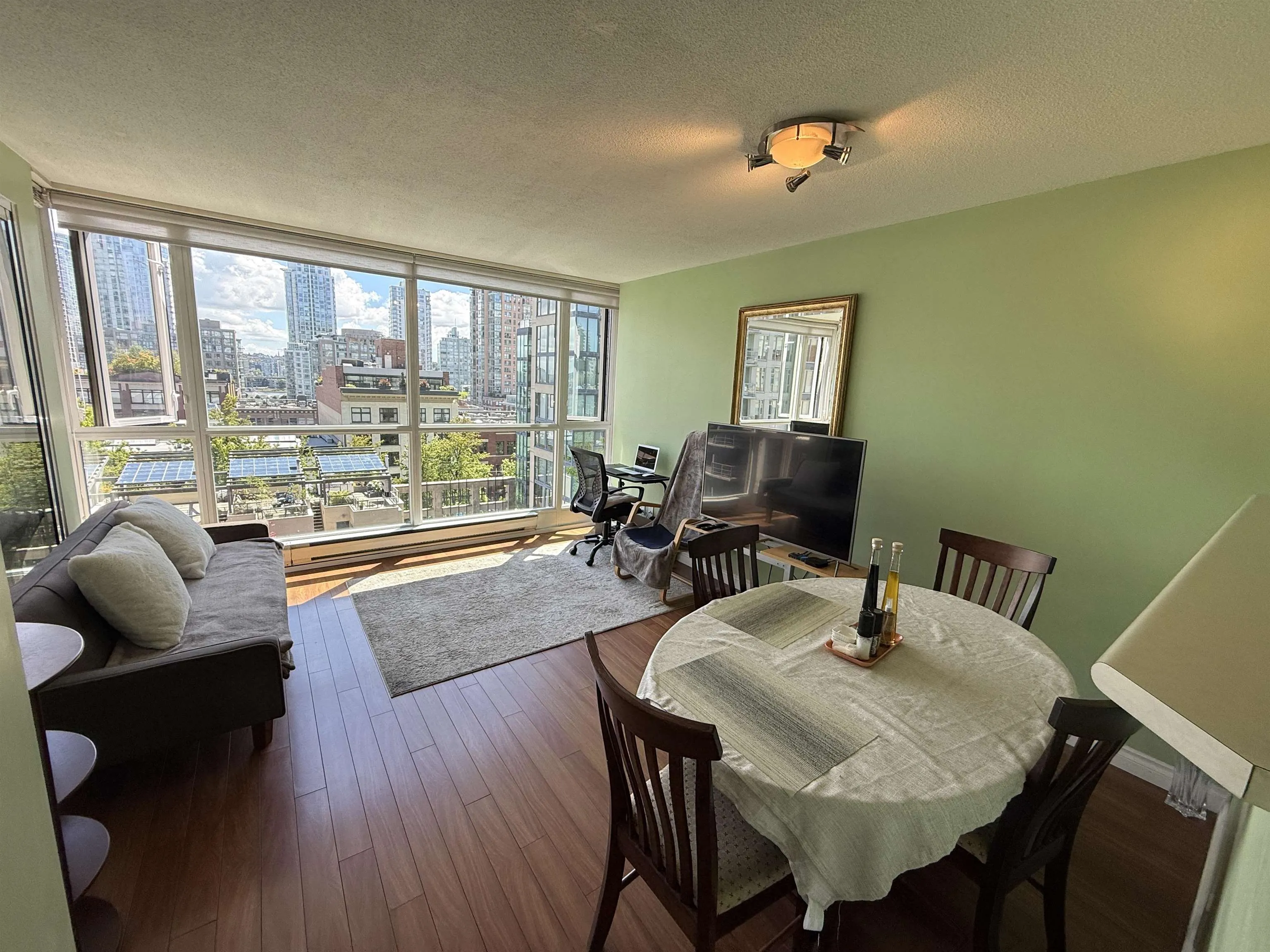 1188 Richards Street #606