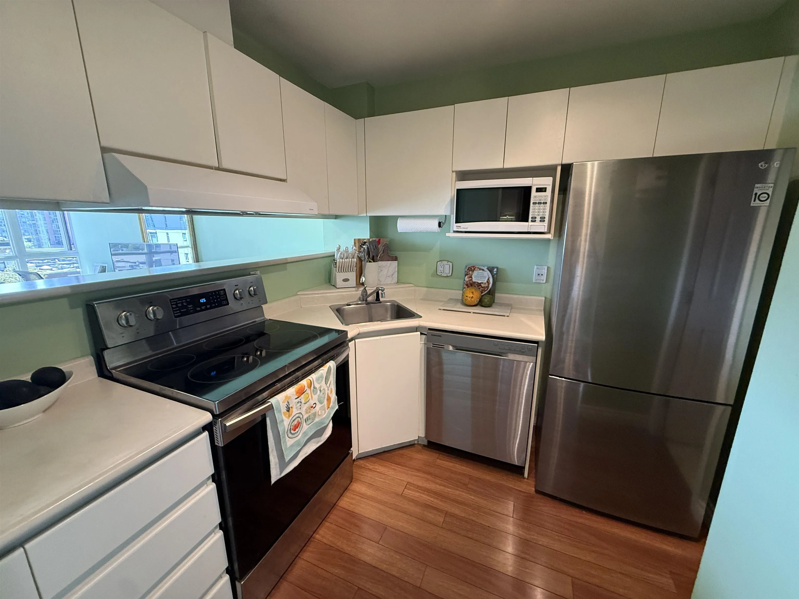 1188 Richards Street #606