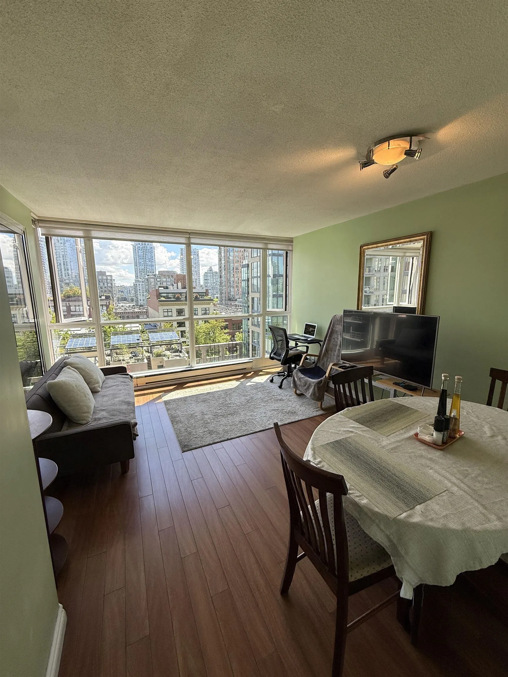 1188 Richards Street #606