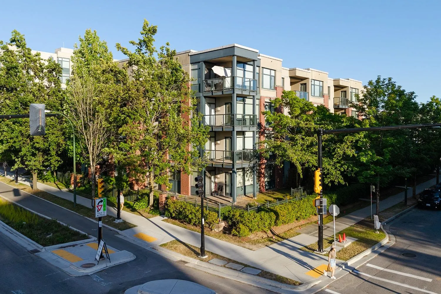 588 W 45th Avenue #307