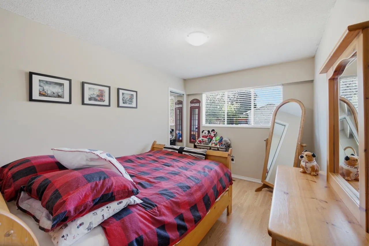 2413 Scott Place