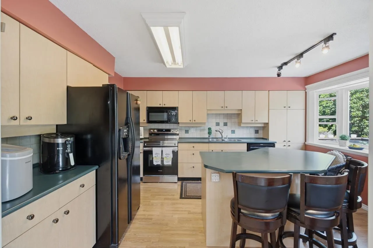 2413 Scott Place