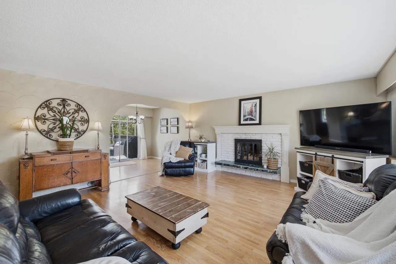 2413 Scott Place