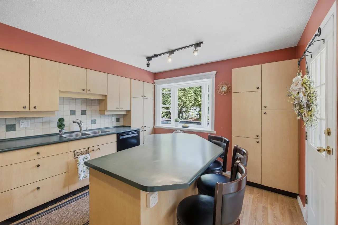 2413 Scott Place