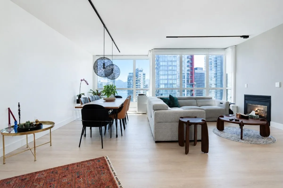 1239 W Georgia Street #1909