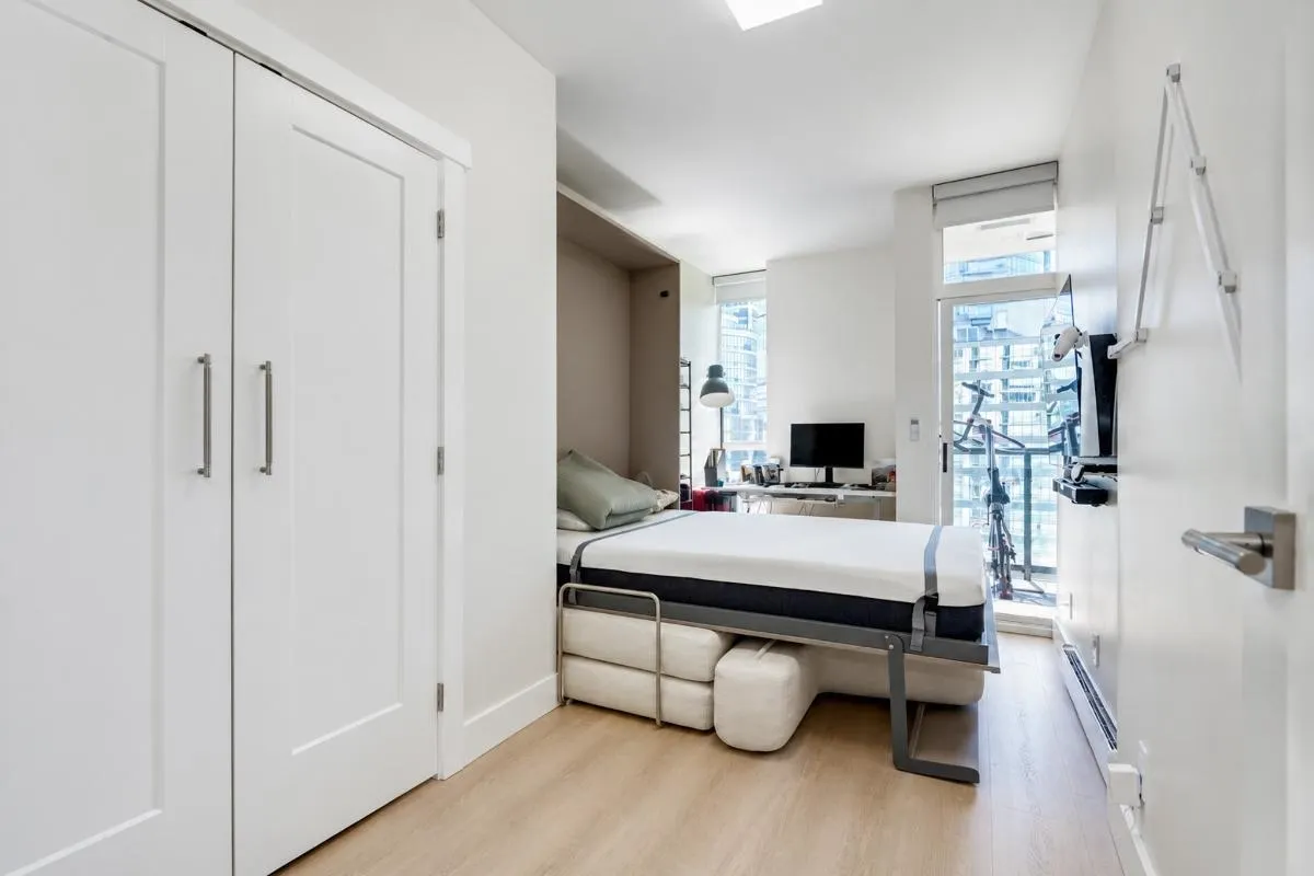 1239 W Georgia Street #1909