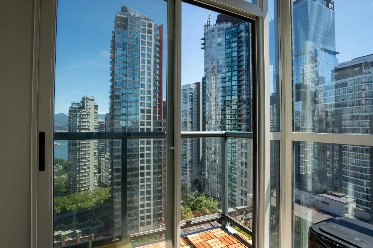 1239 W Georgia Street #1909