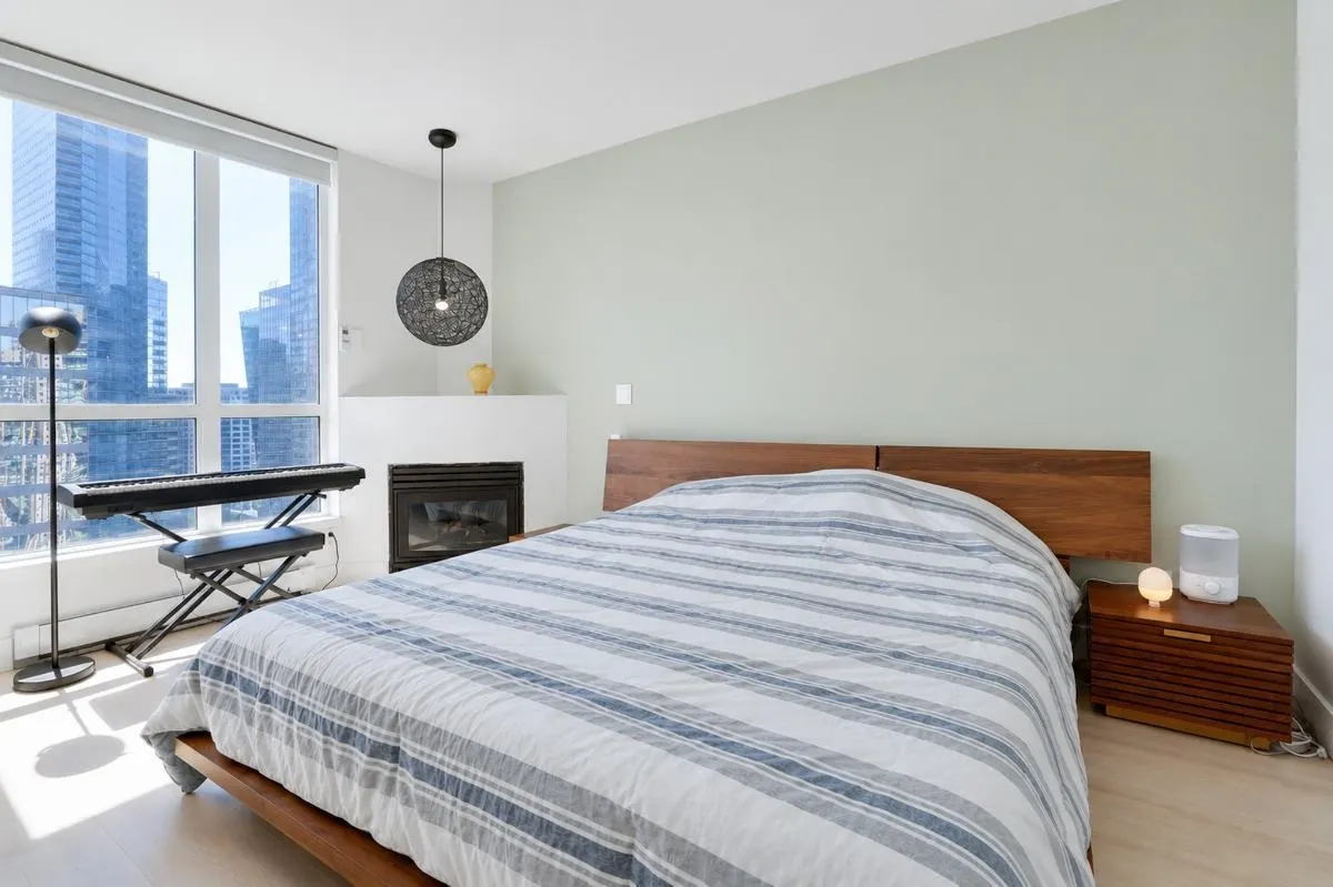1239 W Georgia Street #1909