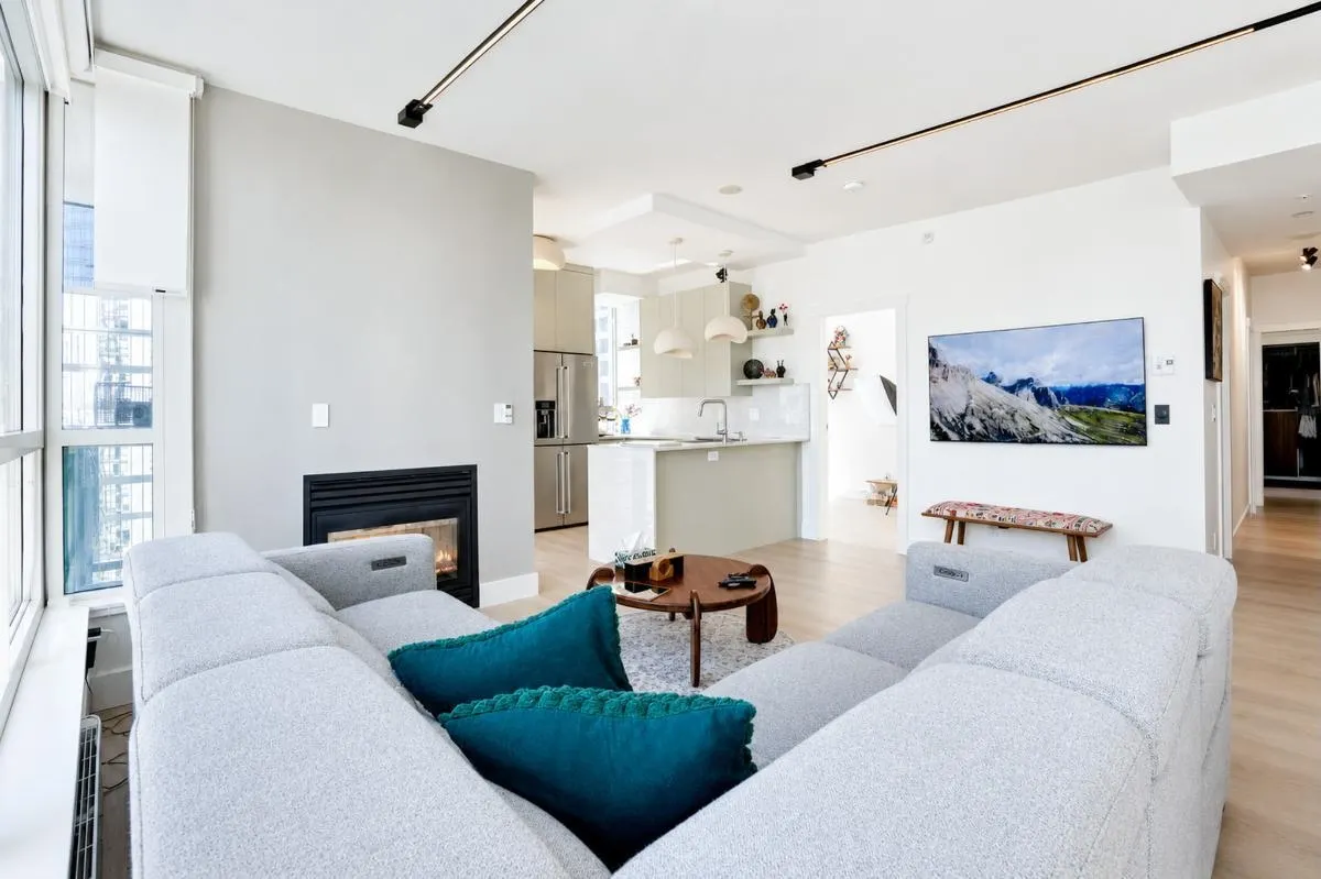 1239 W Georgia Street #1909