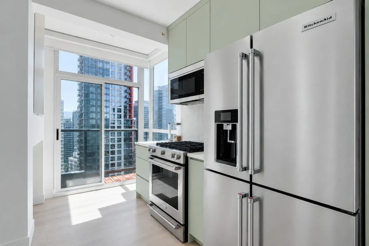 1239 W Georgia Street #1909