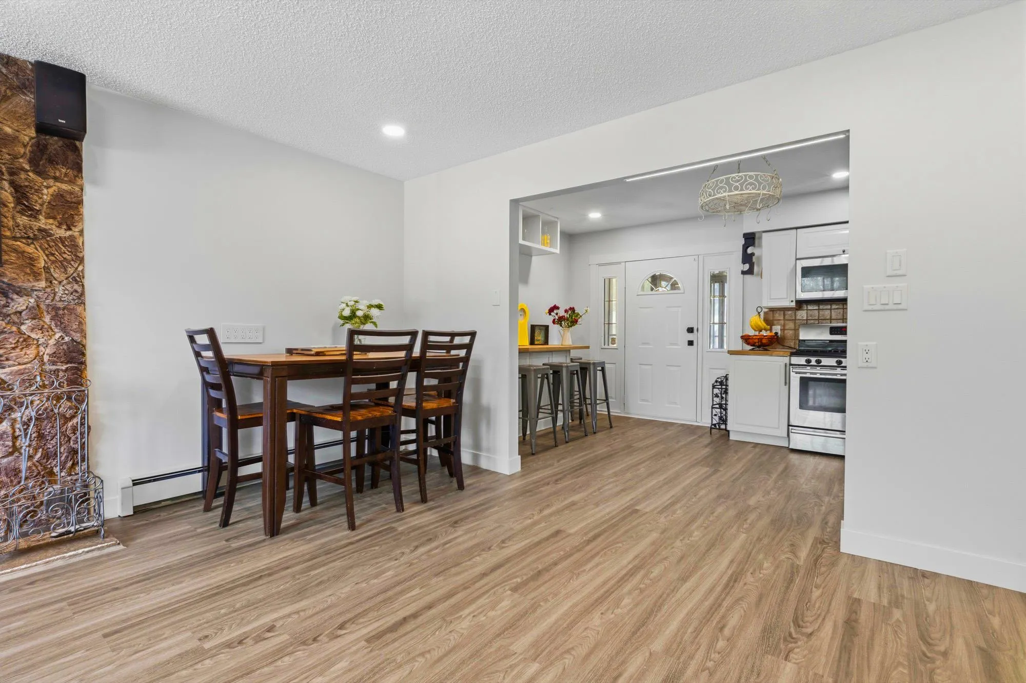 713 Appleyard Court