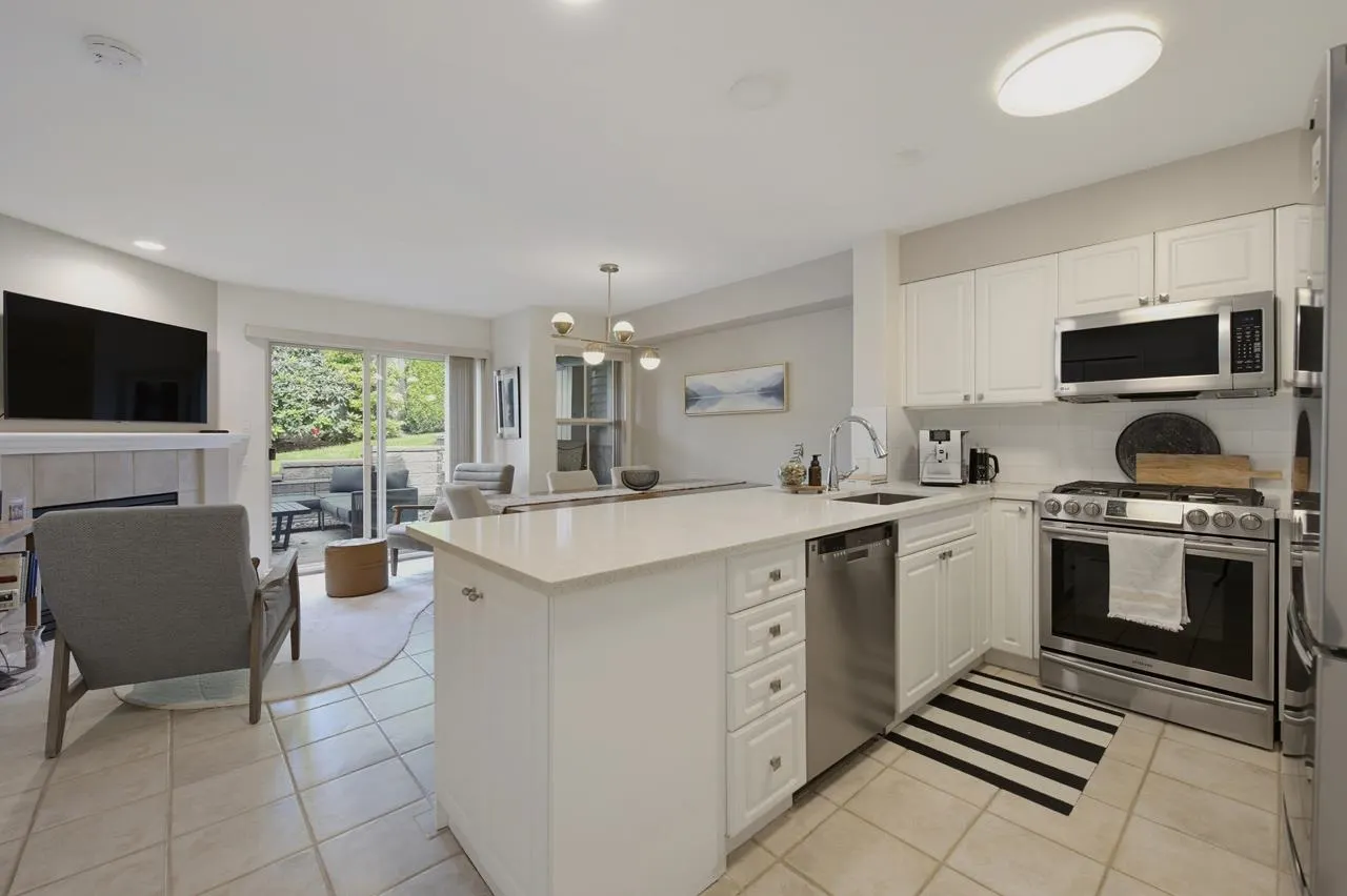 1550 Larkhall Crescent #21