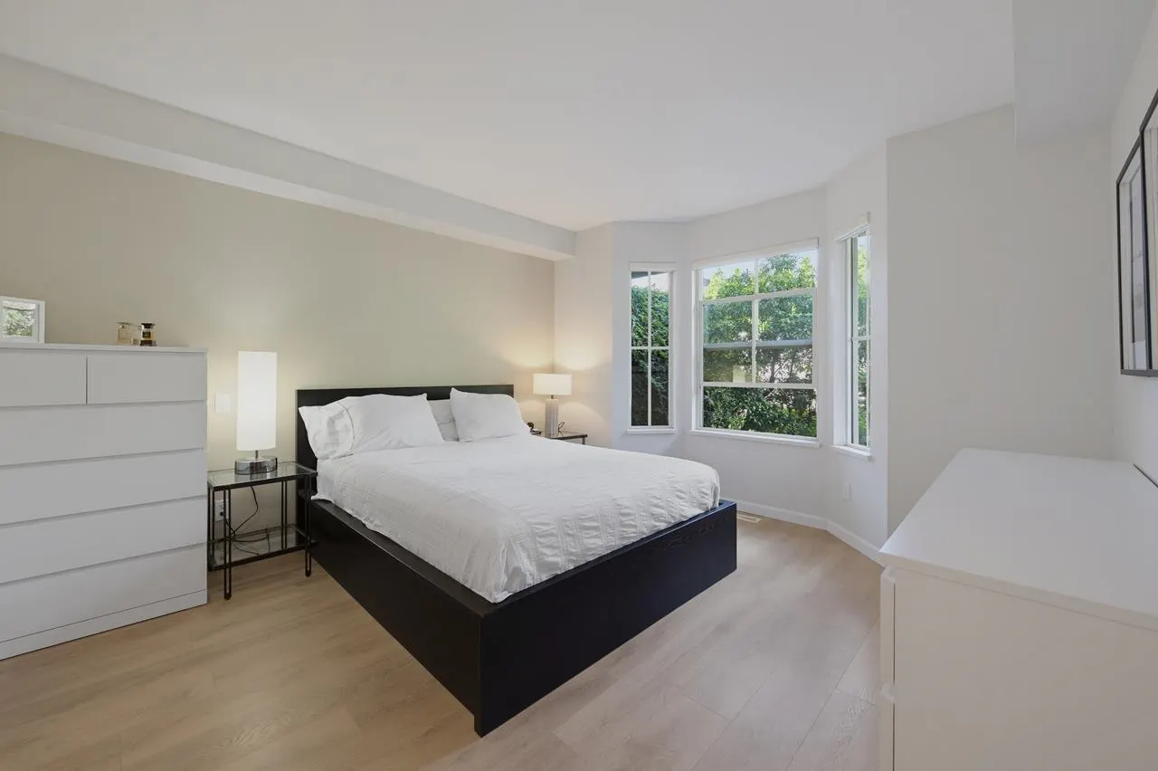 1550 Larkhall Crescent #21
