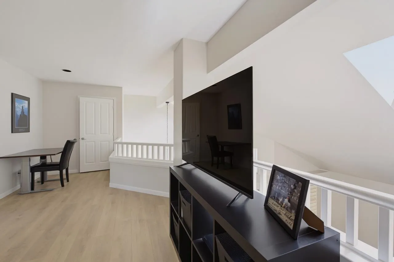 1550 Larkhall Crescent #21