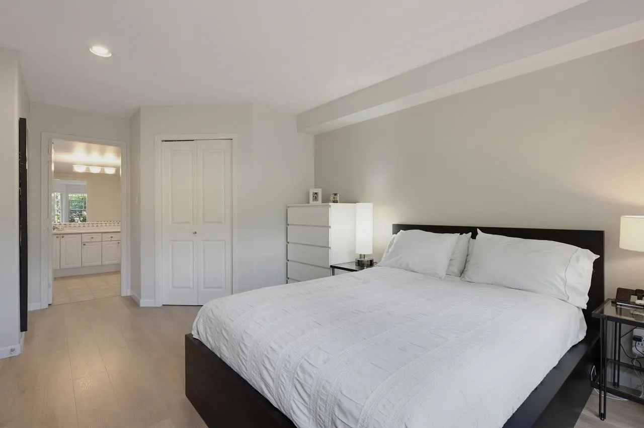 1550 Larkhall Crescent #21
