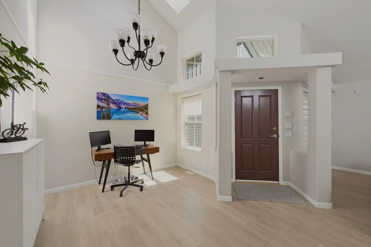 1550 Larkhall Crescent #21