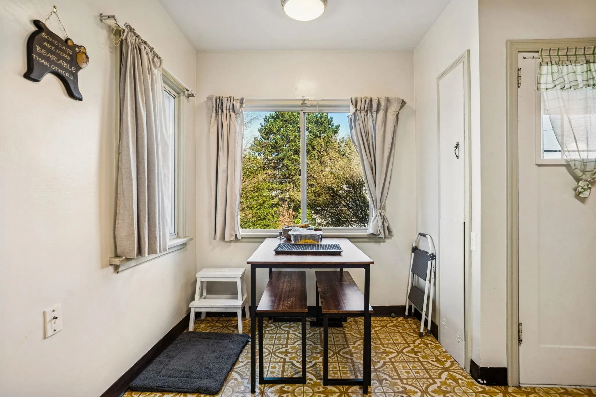475 W 27th Avenue