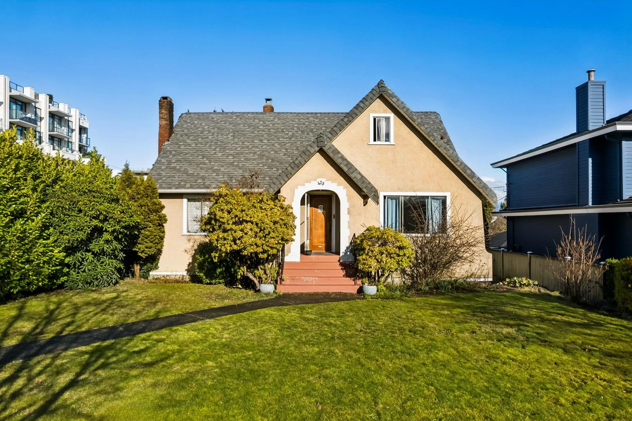 475 W 27th Avenue