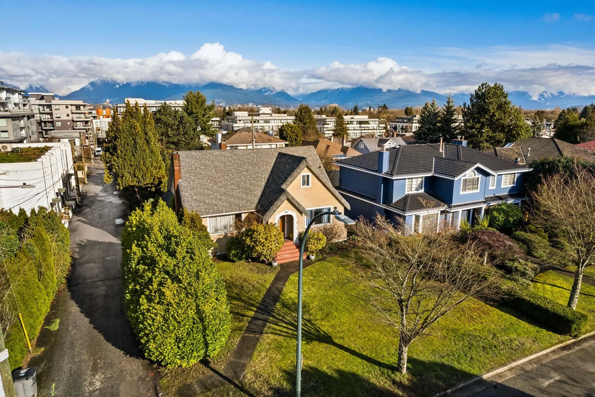 475 W 27th Avenue