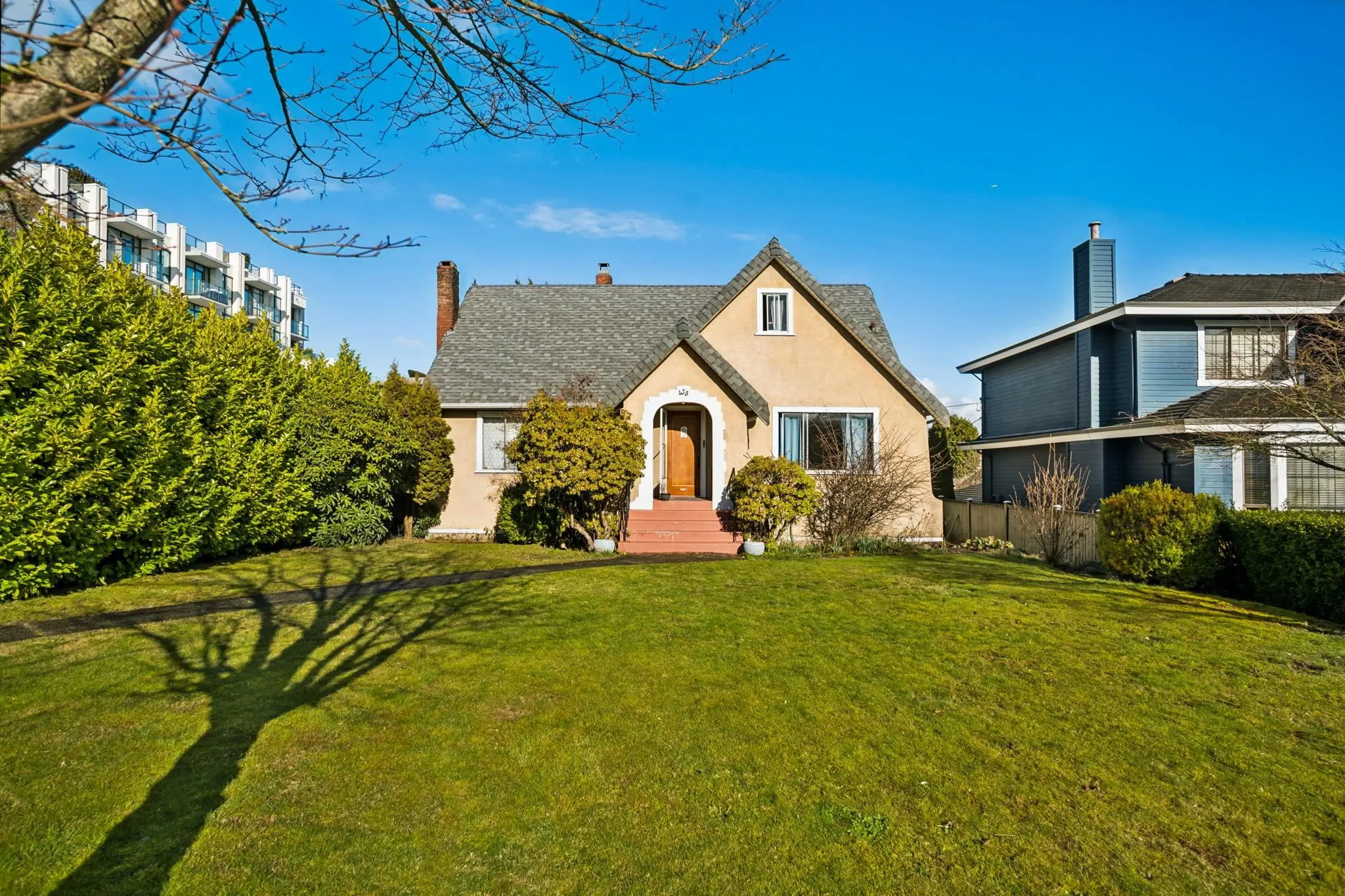 475 W 27th Avenue