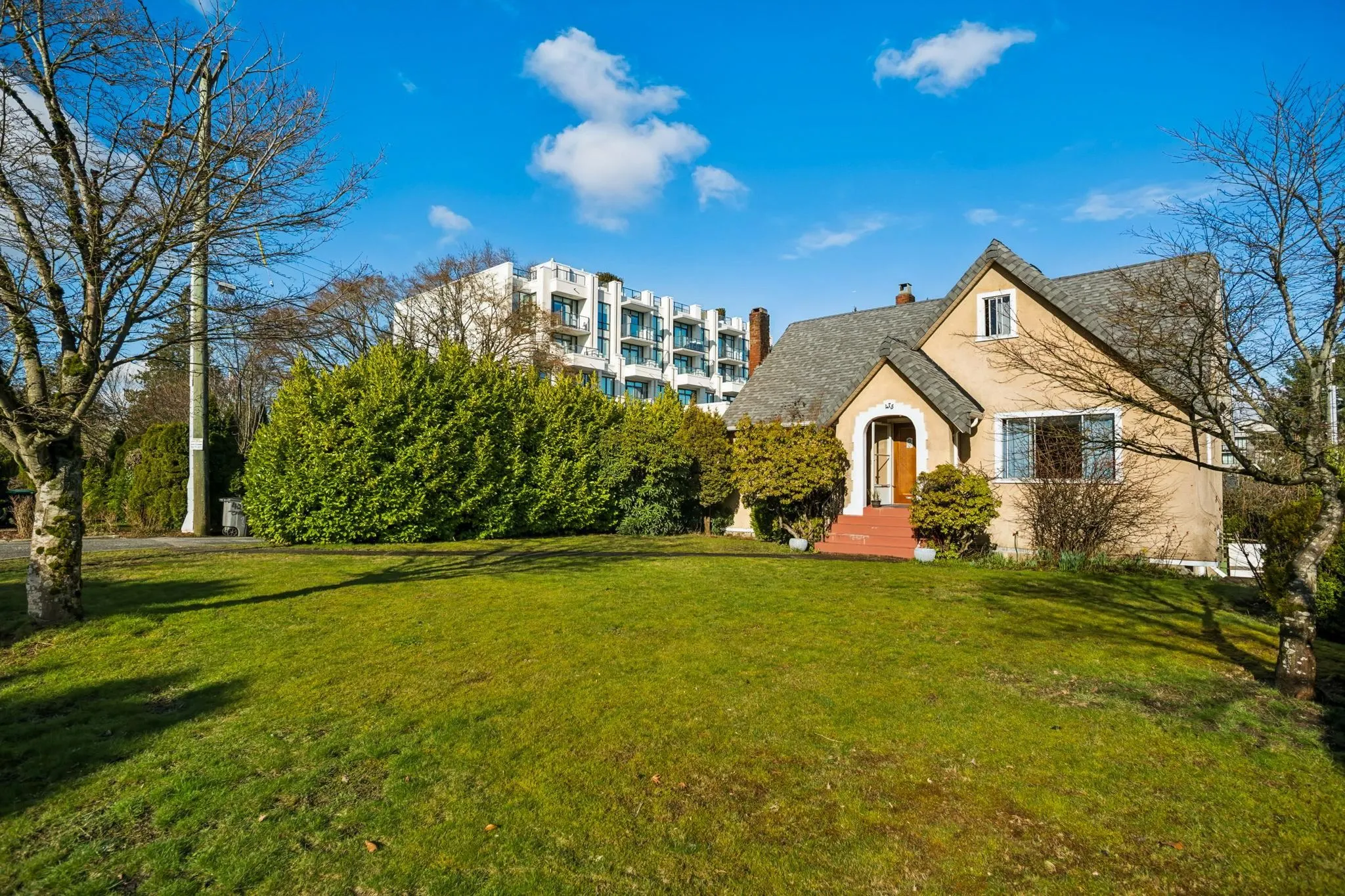 475 W 27th Avenue