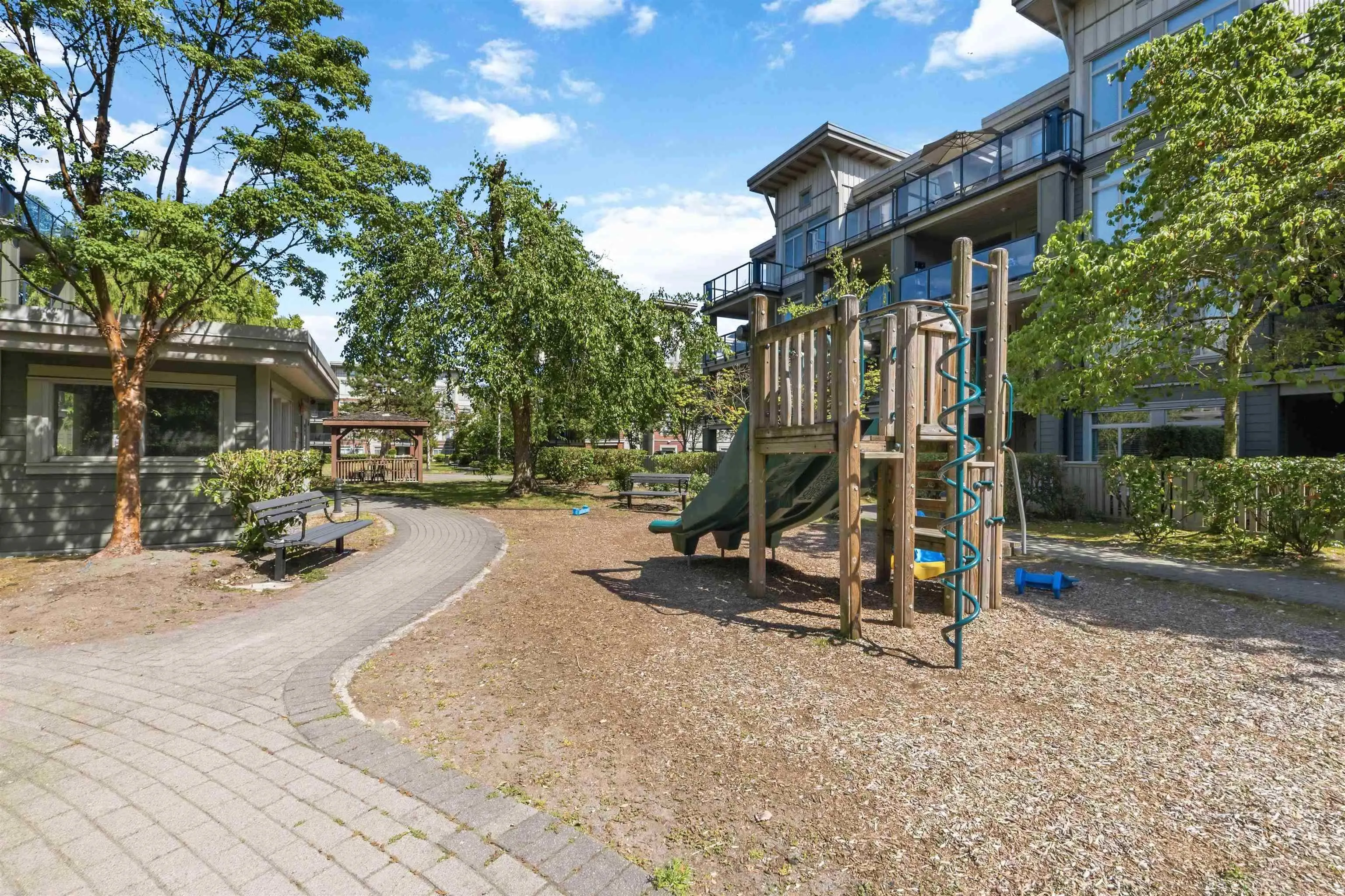 15385 101a Avenue #405