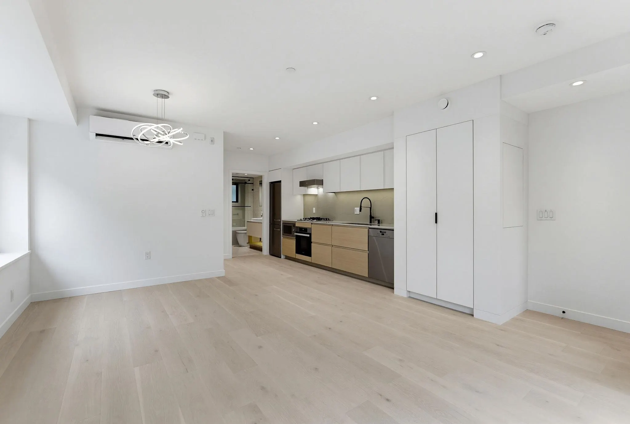 520 W 28th Avenue #11