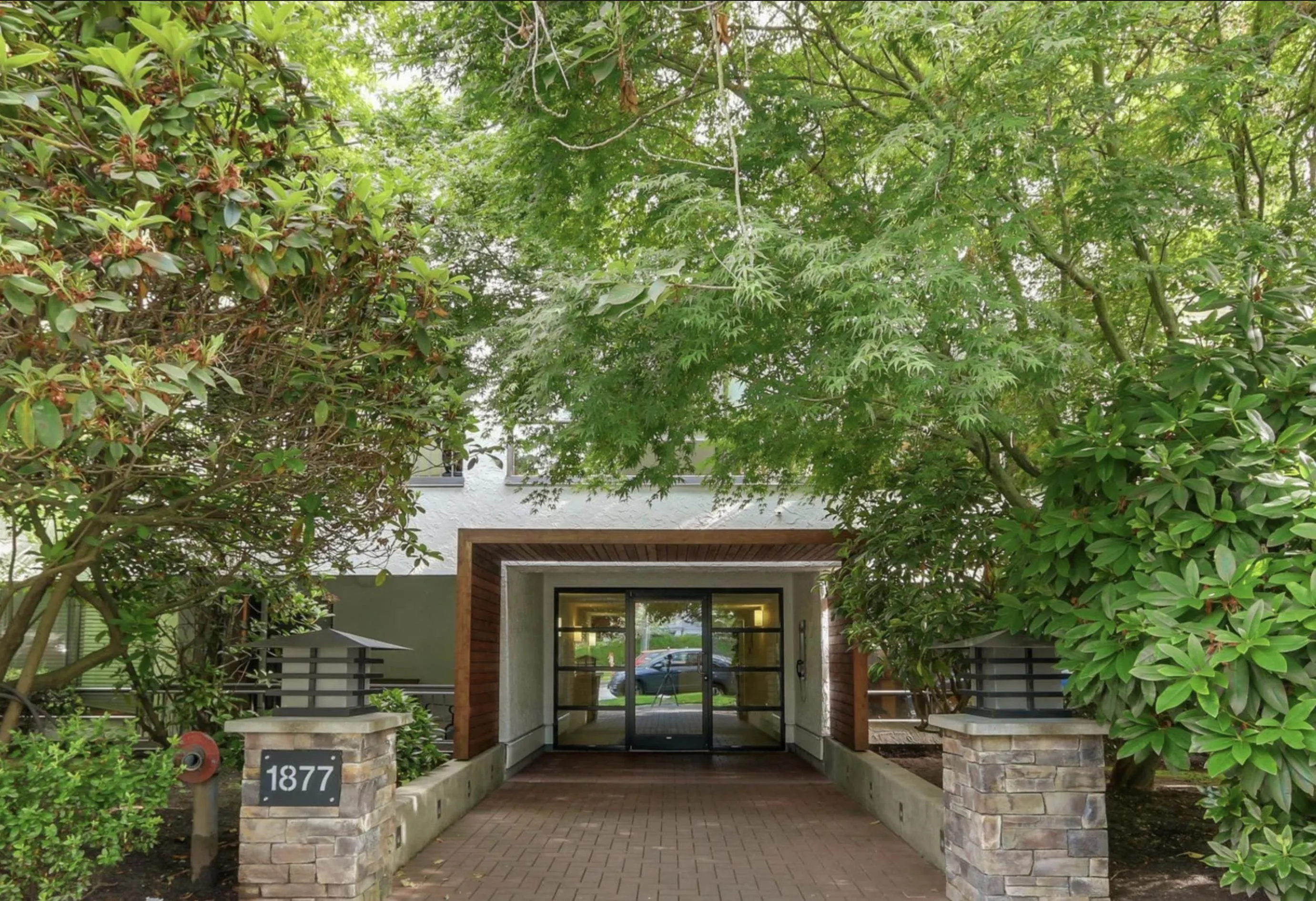 1877 W 5th Avenue #302