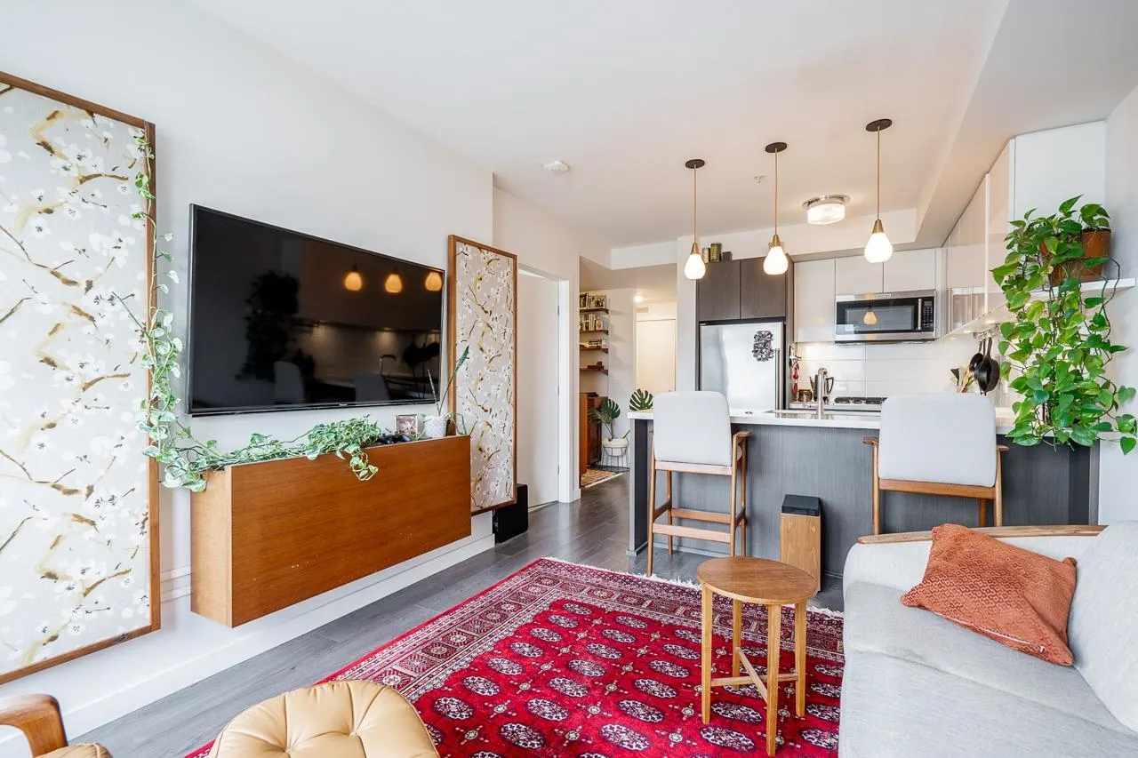 384 E 1st Avenue #708