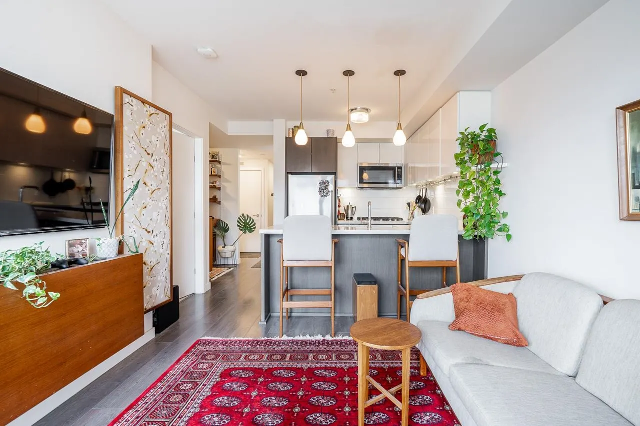 384 E 1st Avenue #708