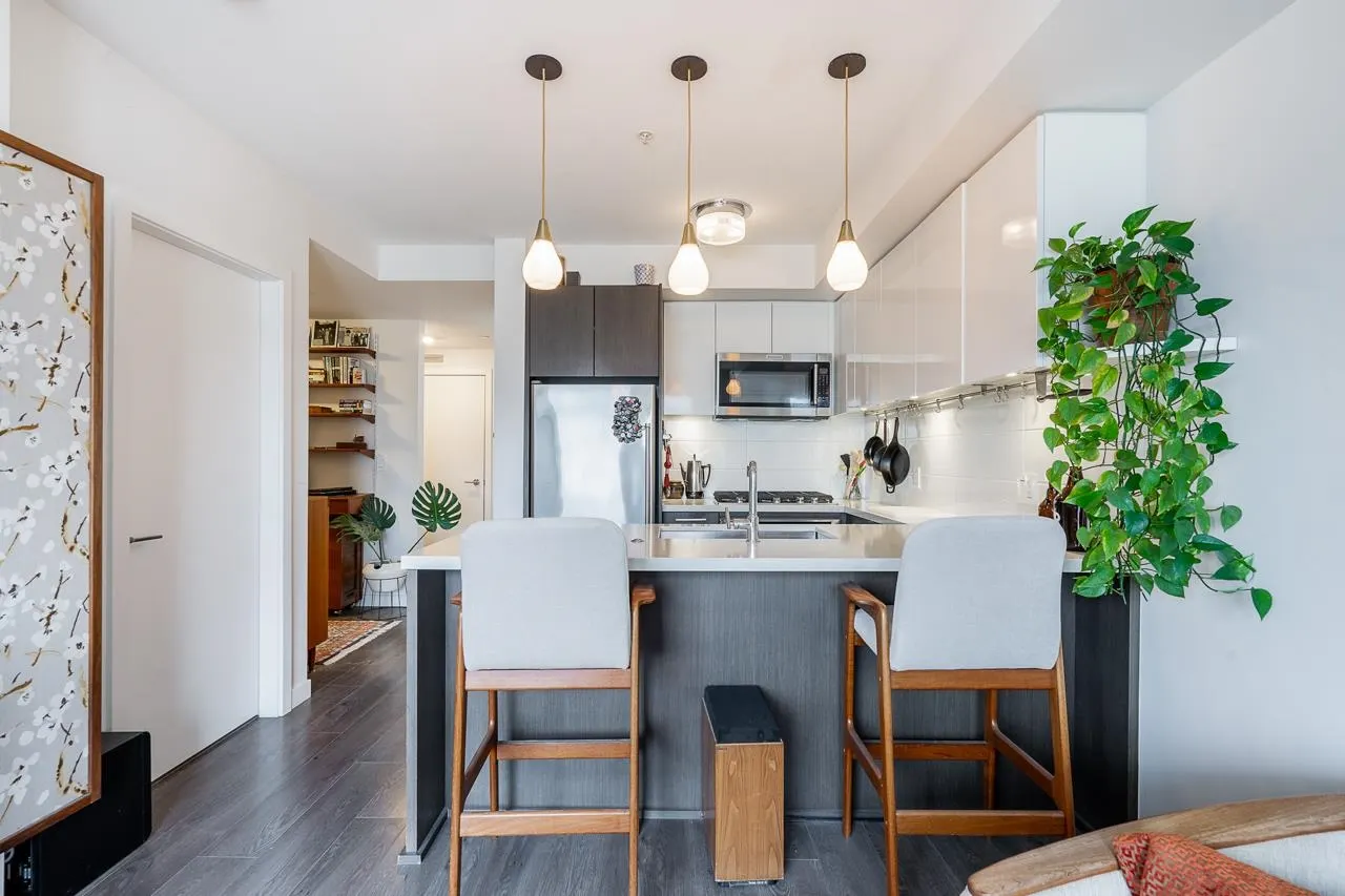 384 E 1st Avenue #708