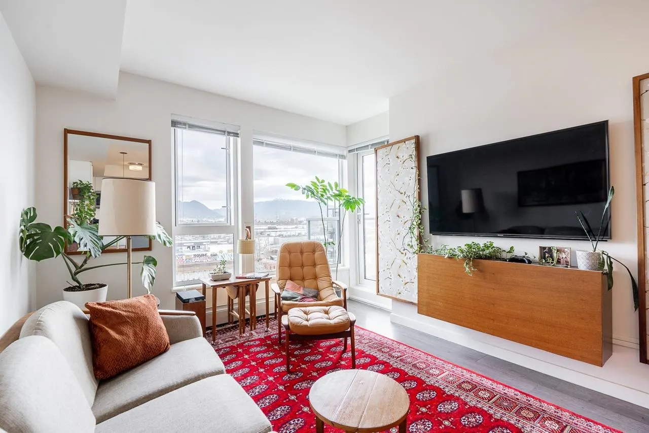 384 E 1st Avenue #708