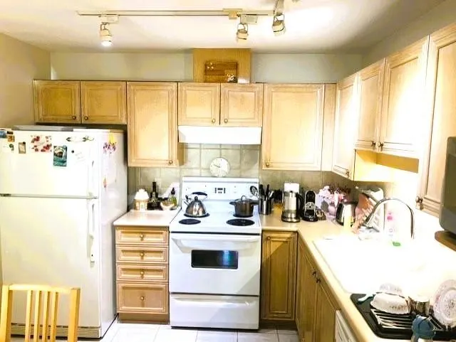5683 Hampton Place #204