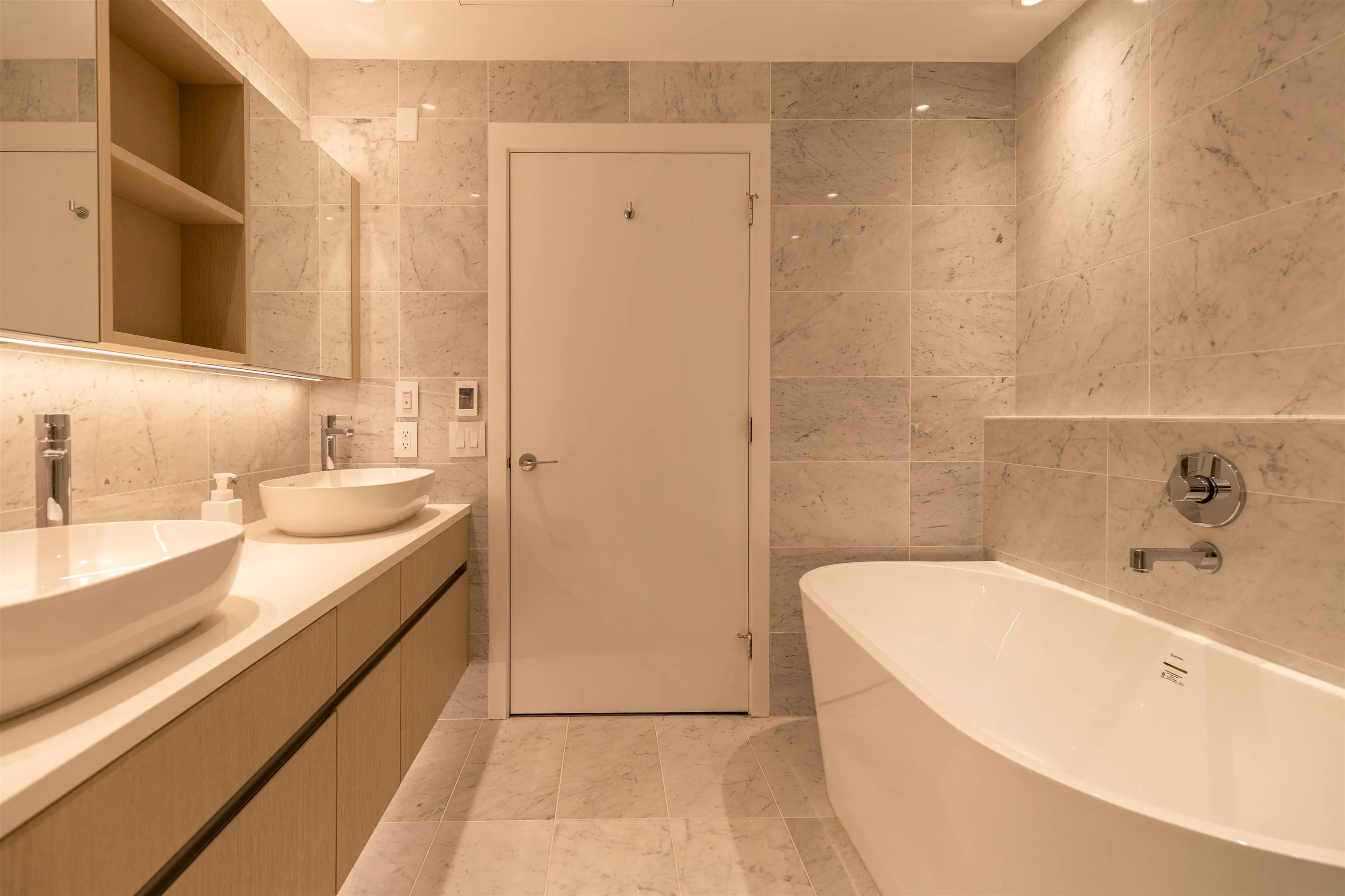 5168 Cambie Street #403