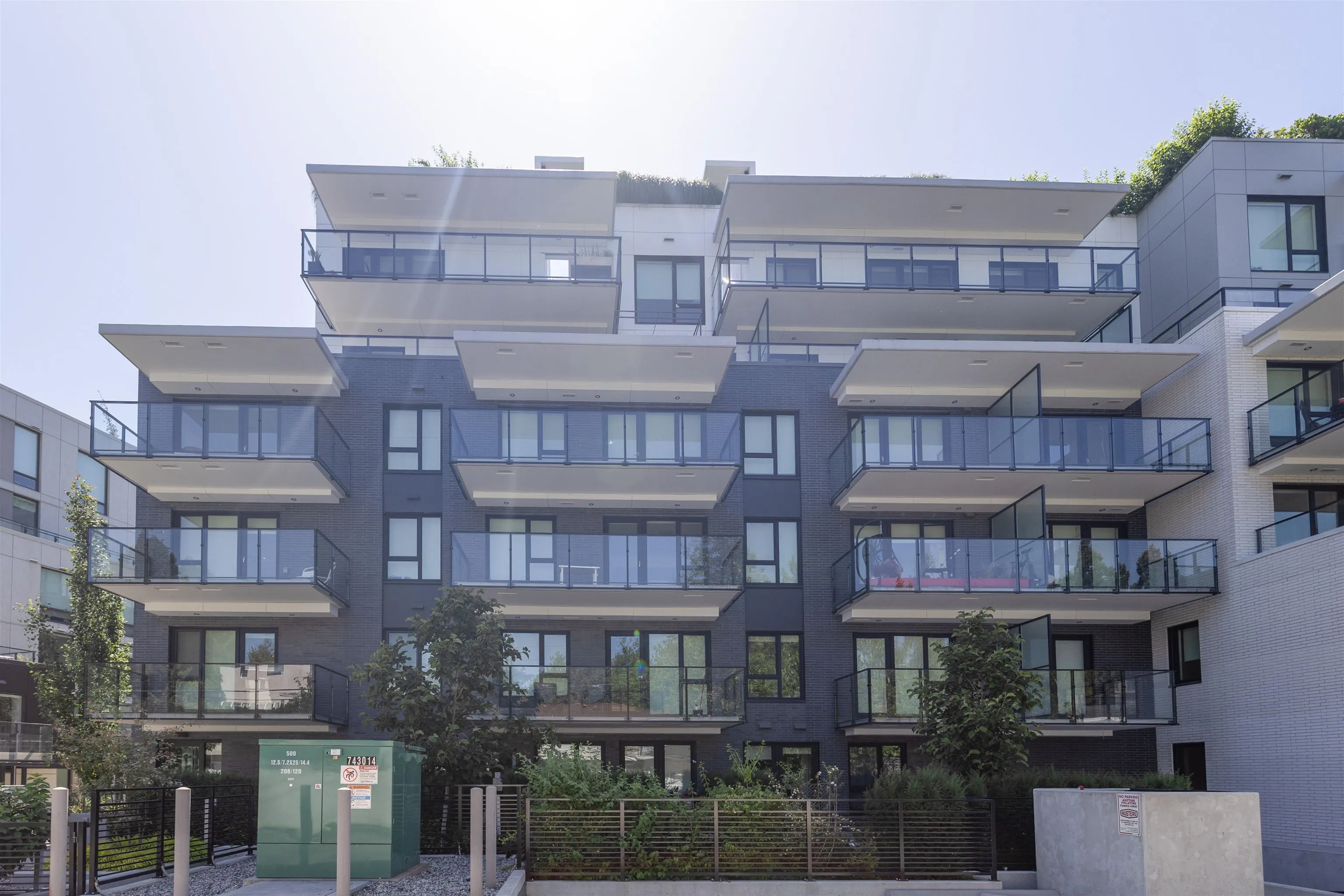 5168 Cambie Street #403