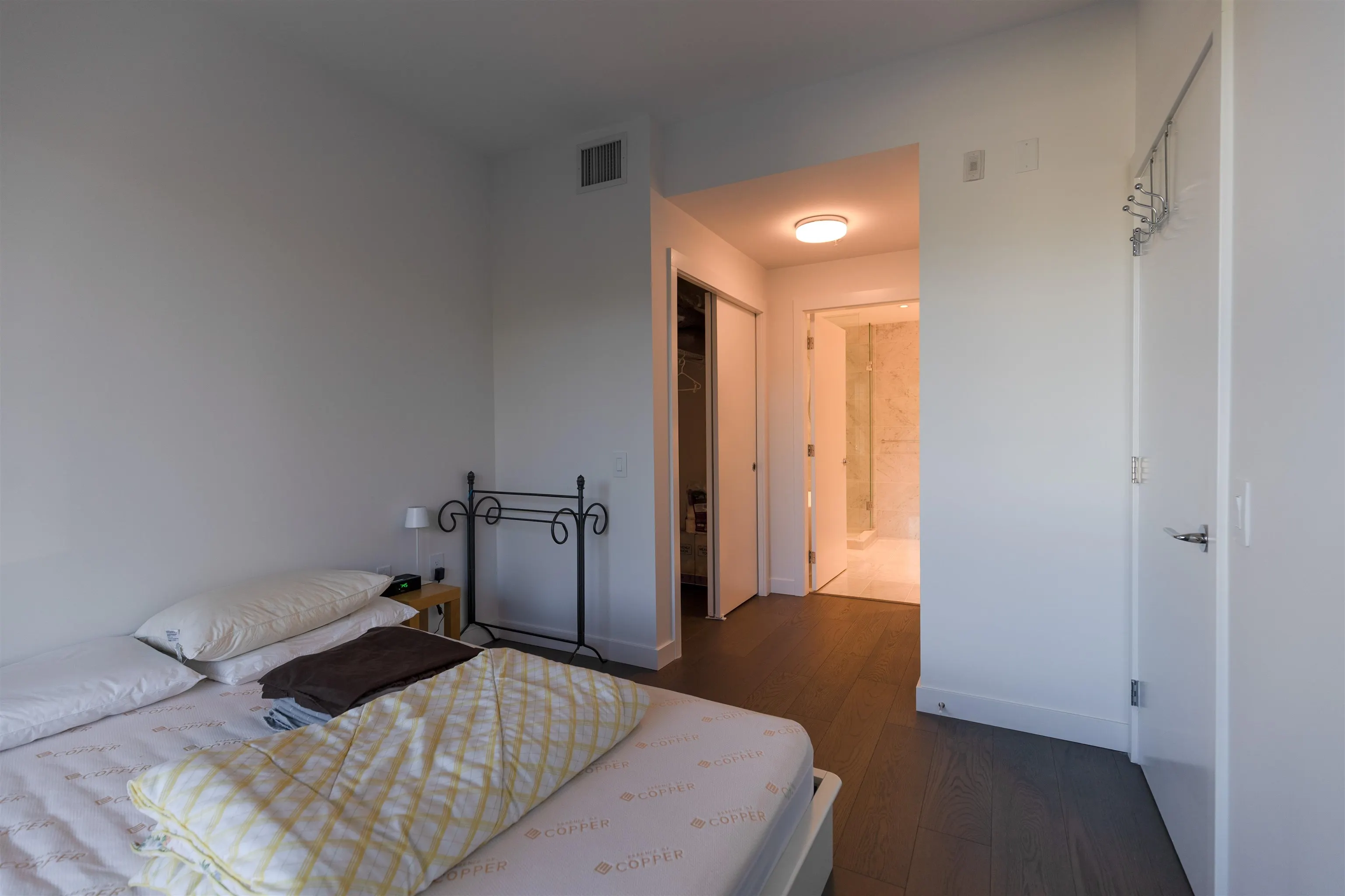 5168 Cambie Street #403