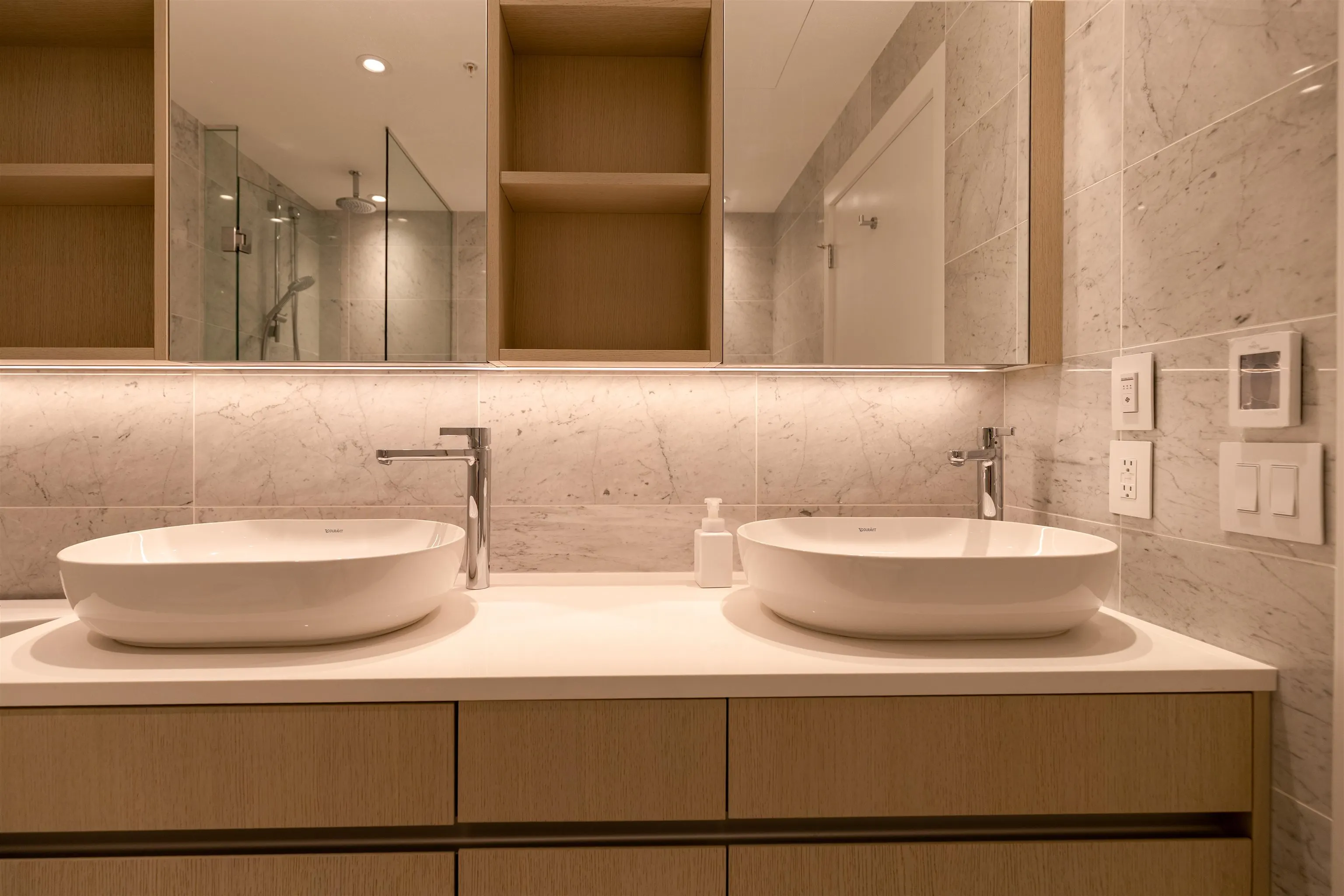 5168 Cambie Street #403