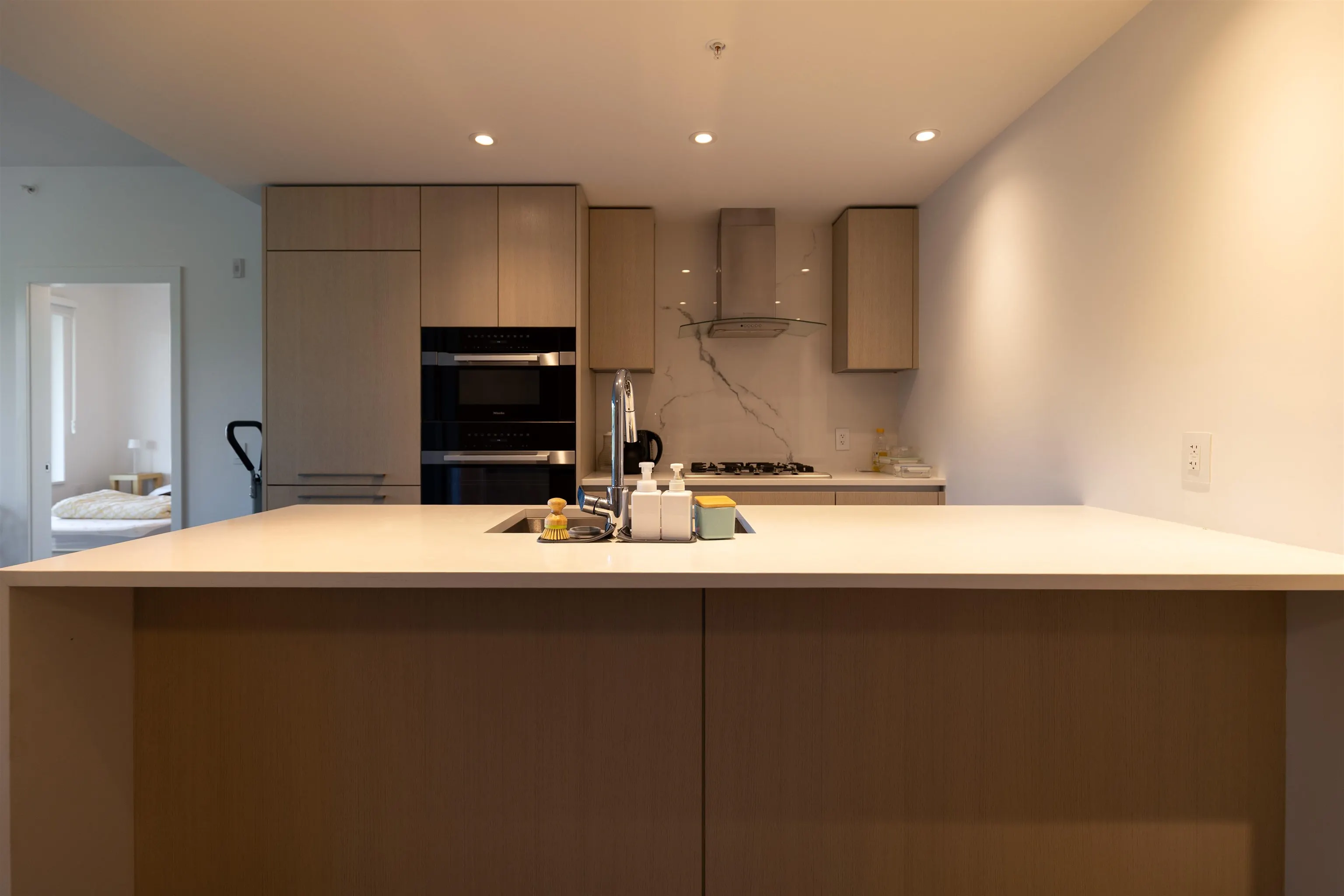 5168 Cambie Street #403
