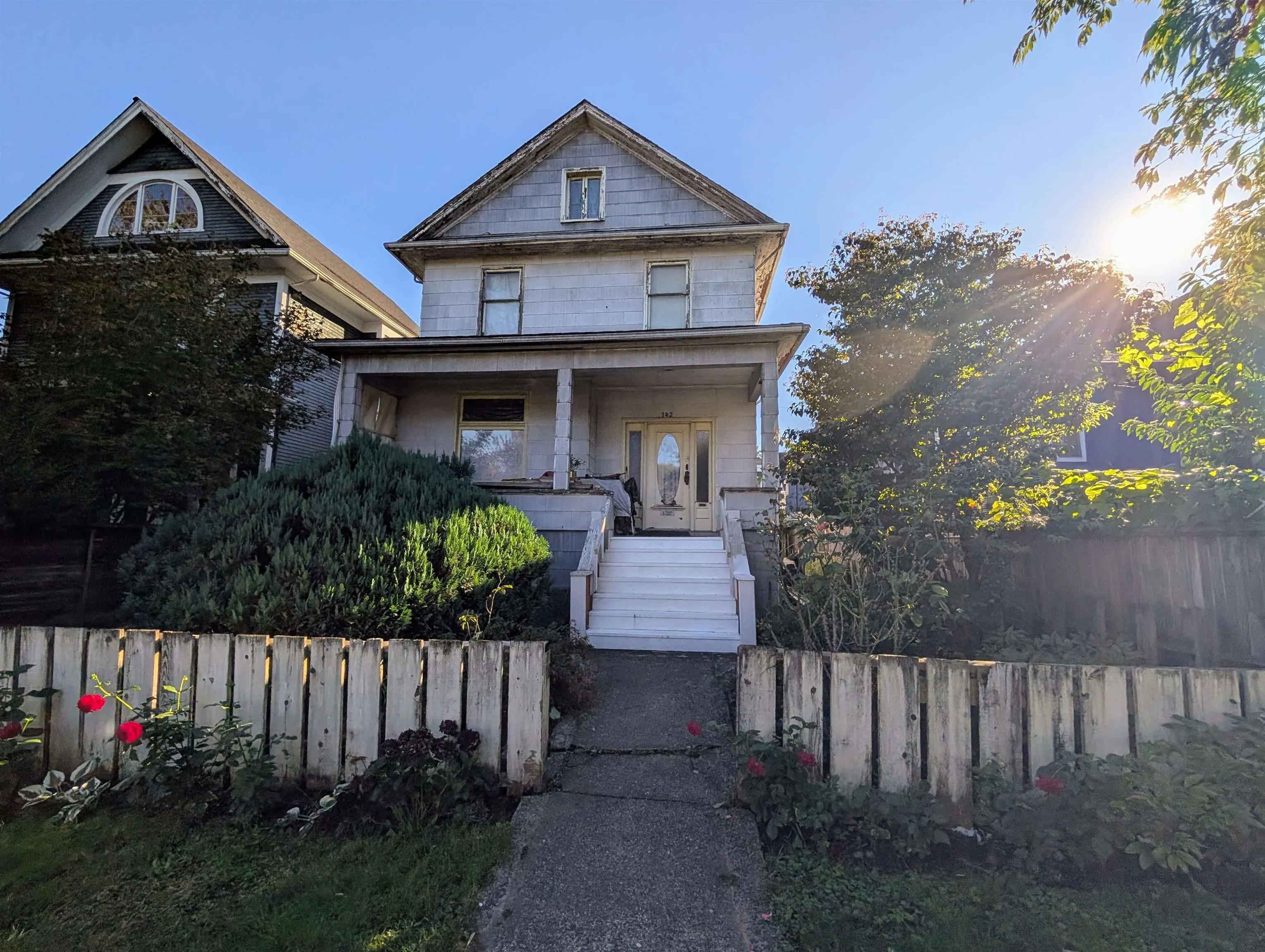 742 E 13th Avenue