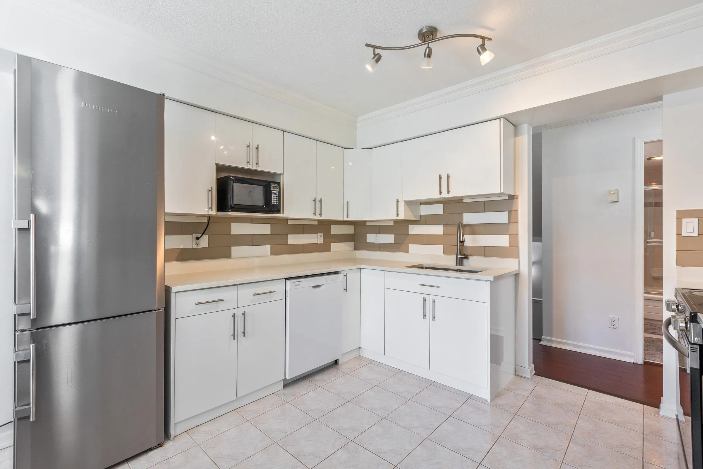10077 156 Street #158