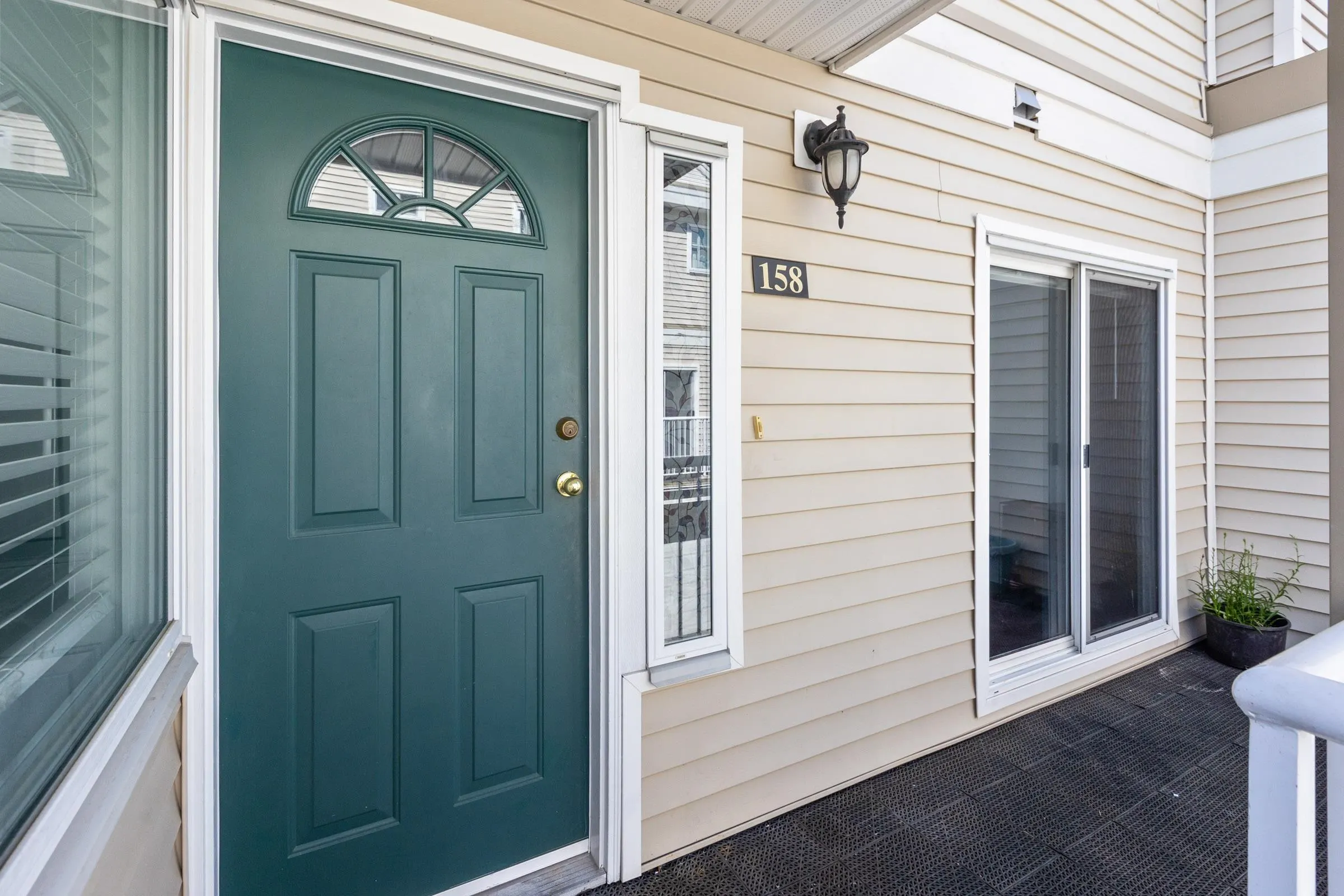 10077 156 Street #158