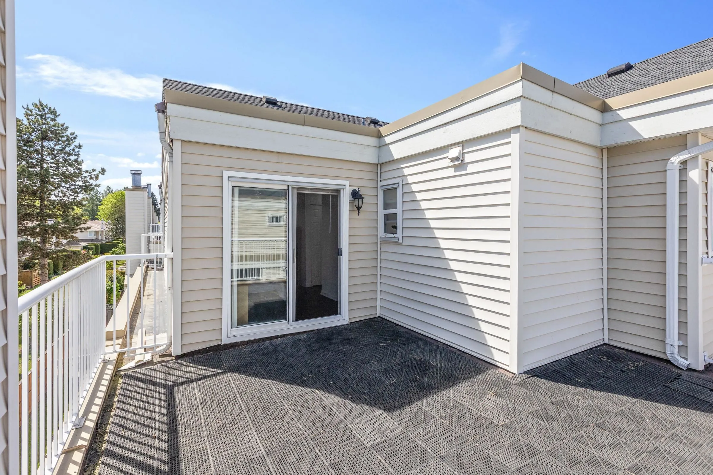 10077 156 Street #158