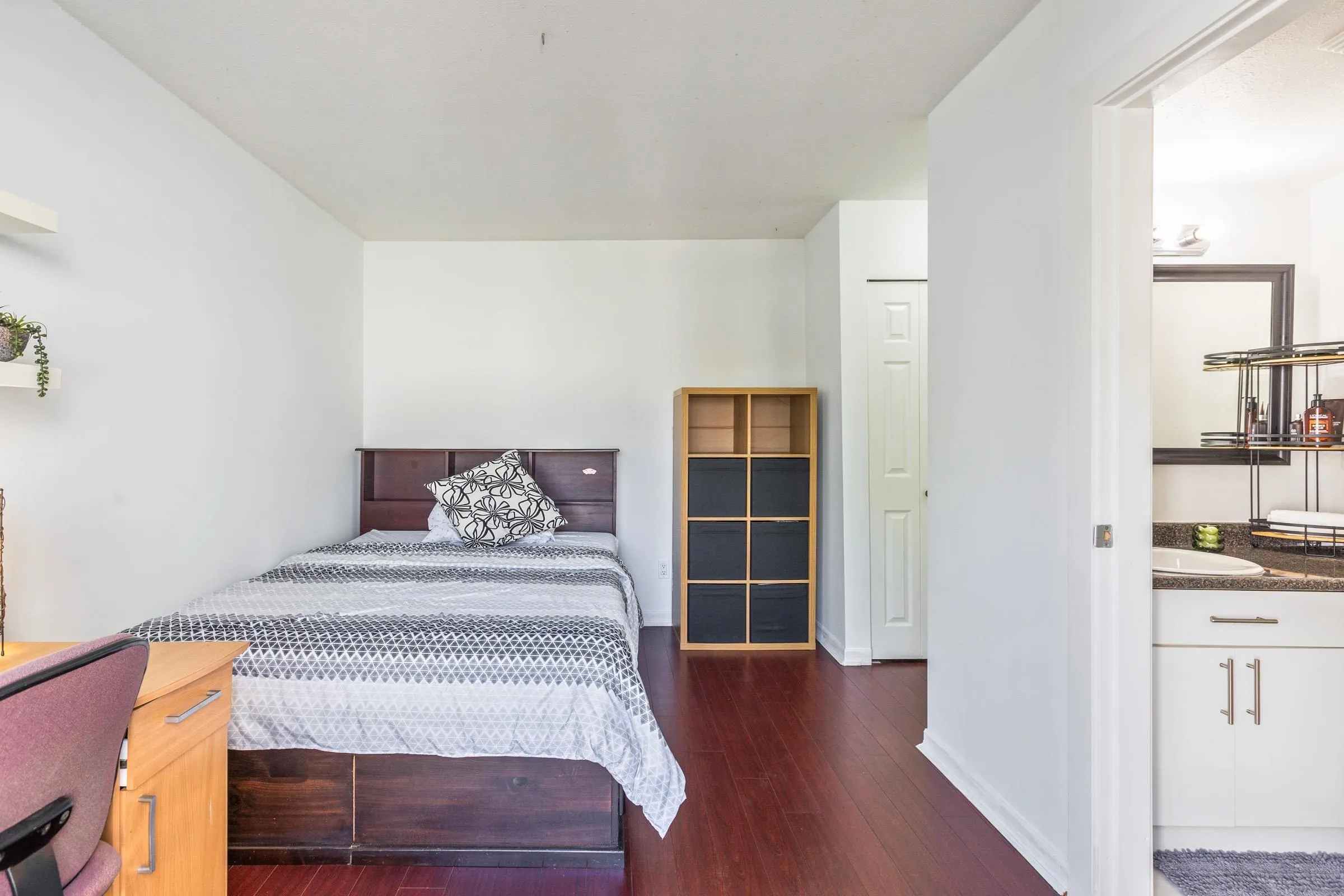 10077 156 Street #158