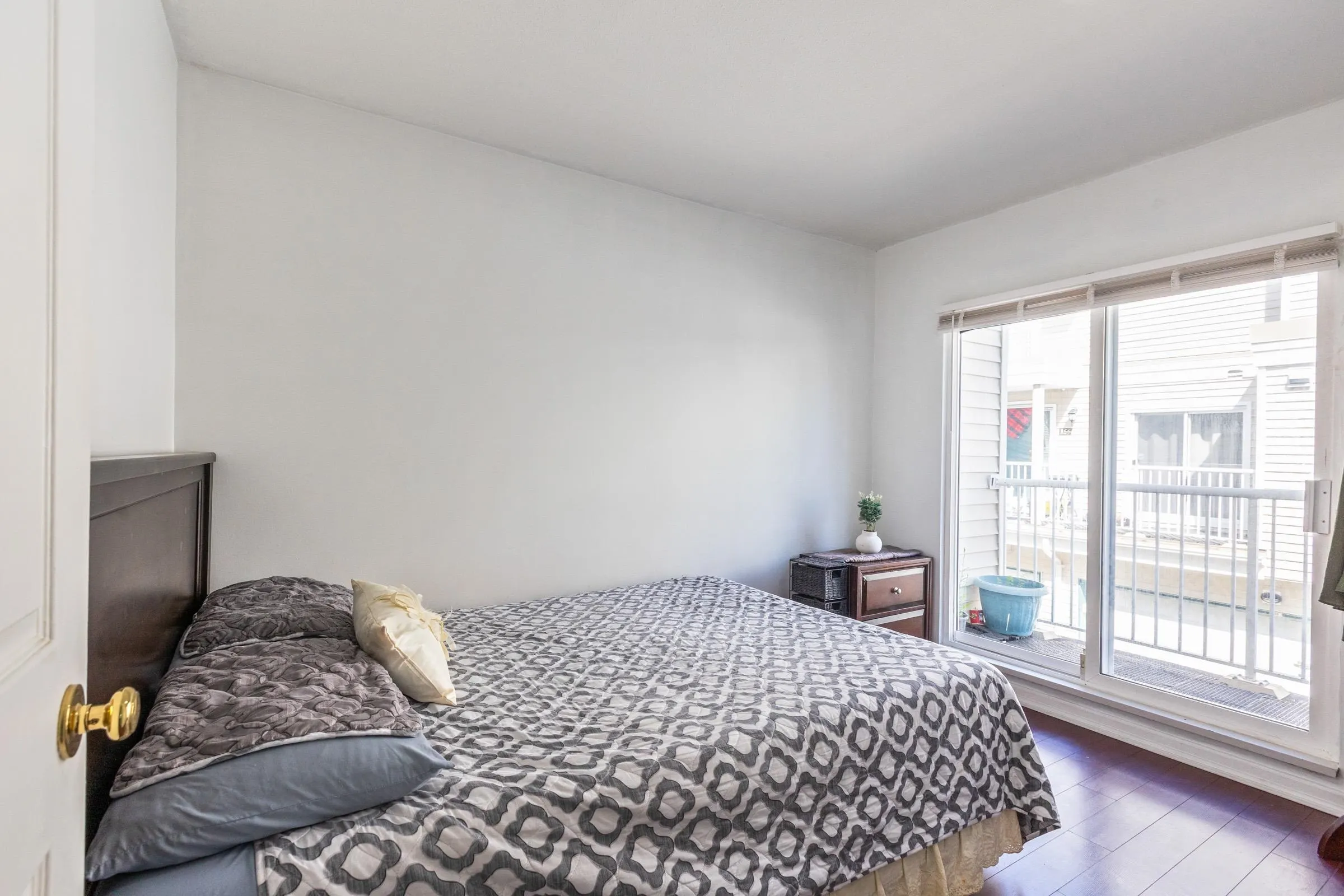 10077 156 Street #158