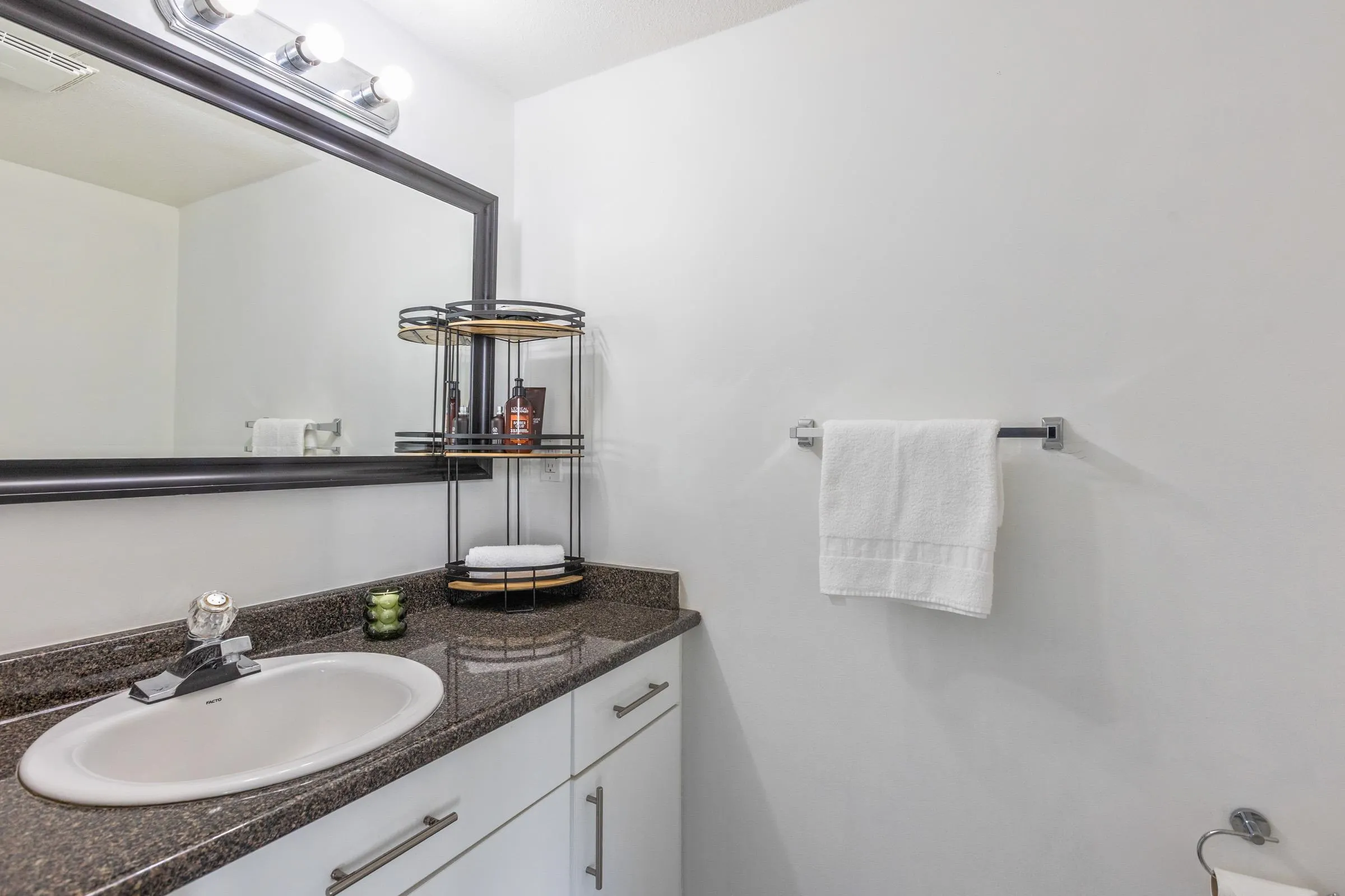 10077 156 Street #158