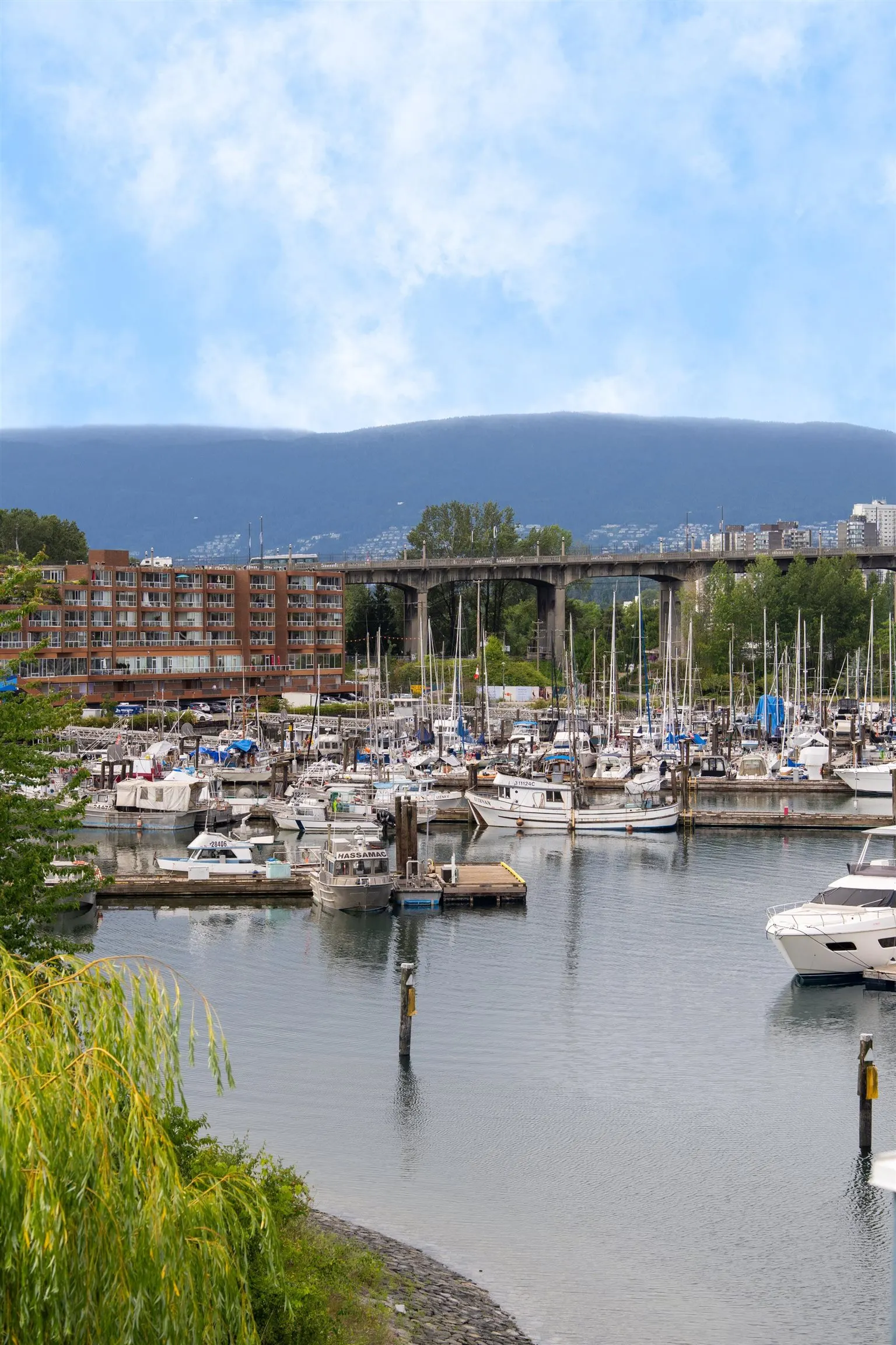 1502 Island Park Walk #405