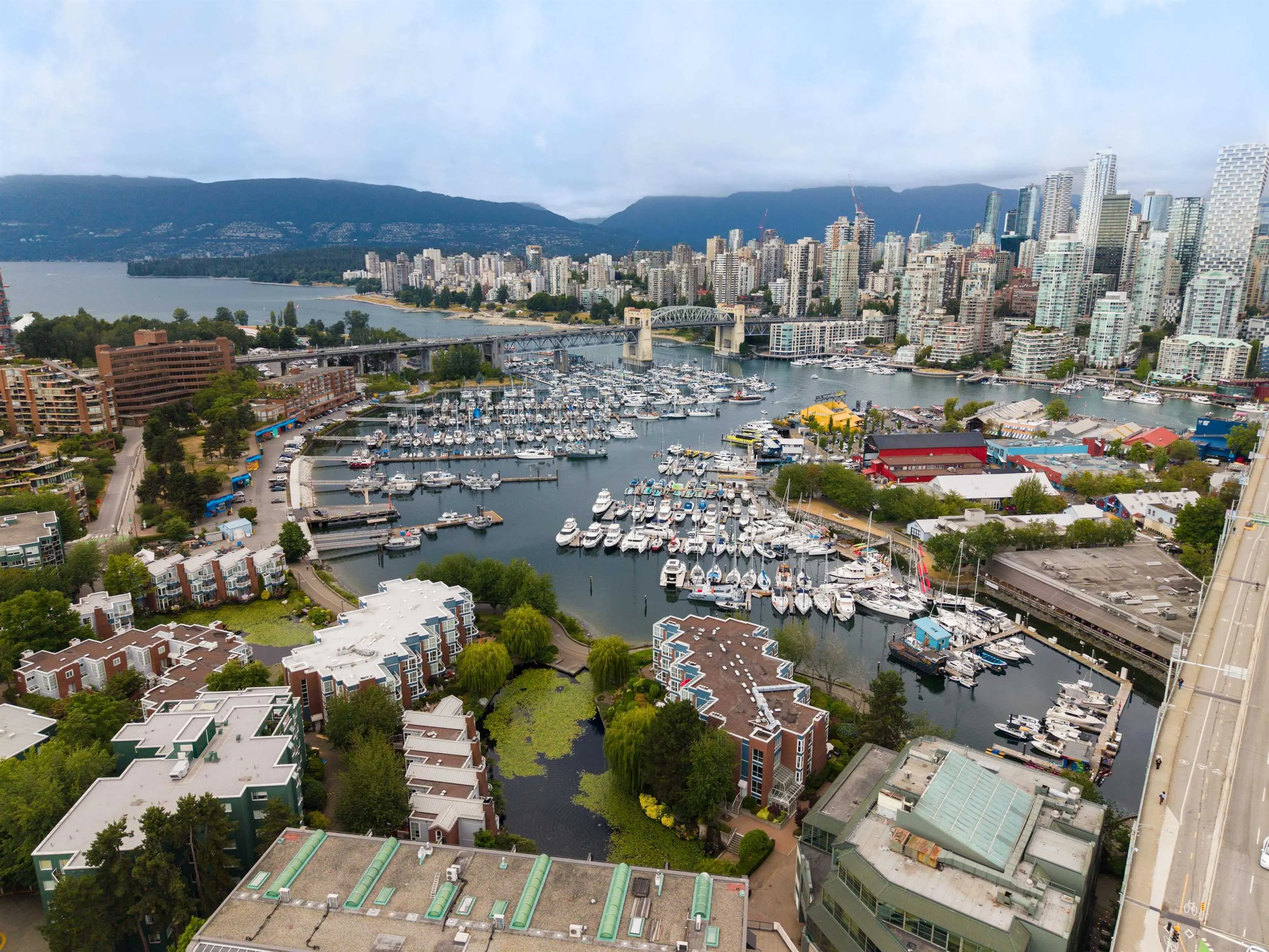 1502 Island Park Walk #405
